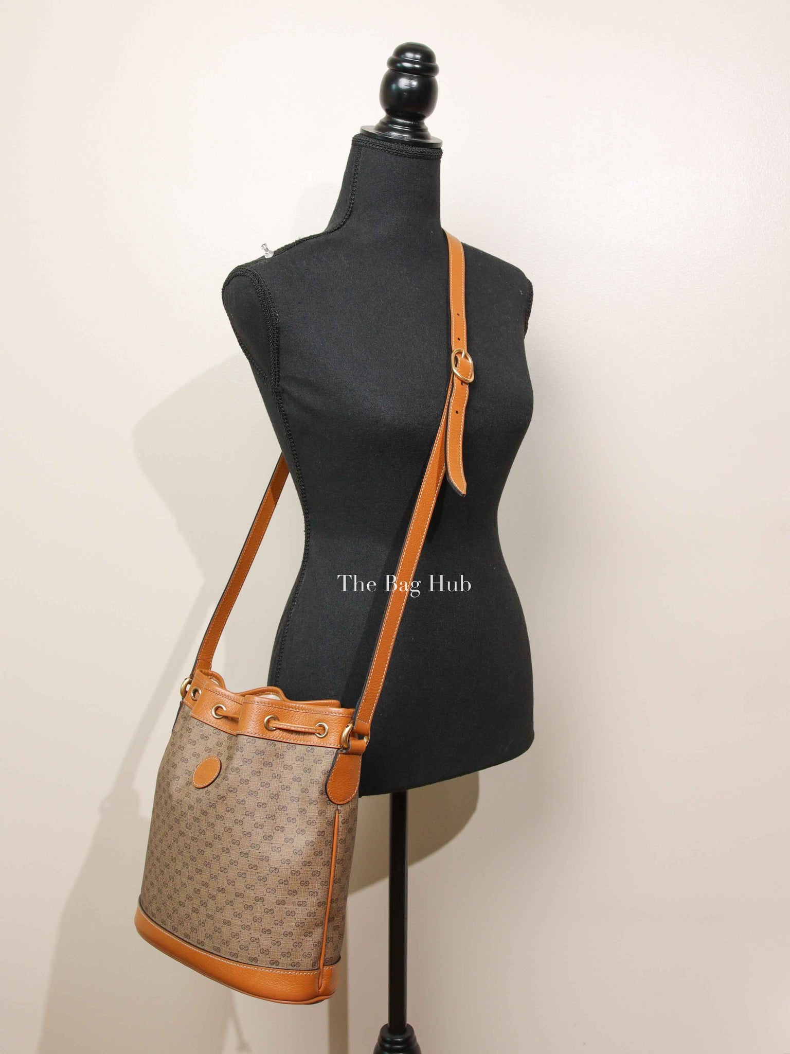 Gucci X Disney Beige Vintage Sun Oil Mini Vintage GG Supreme Monogram Bucket Bag