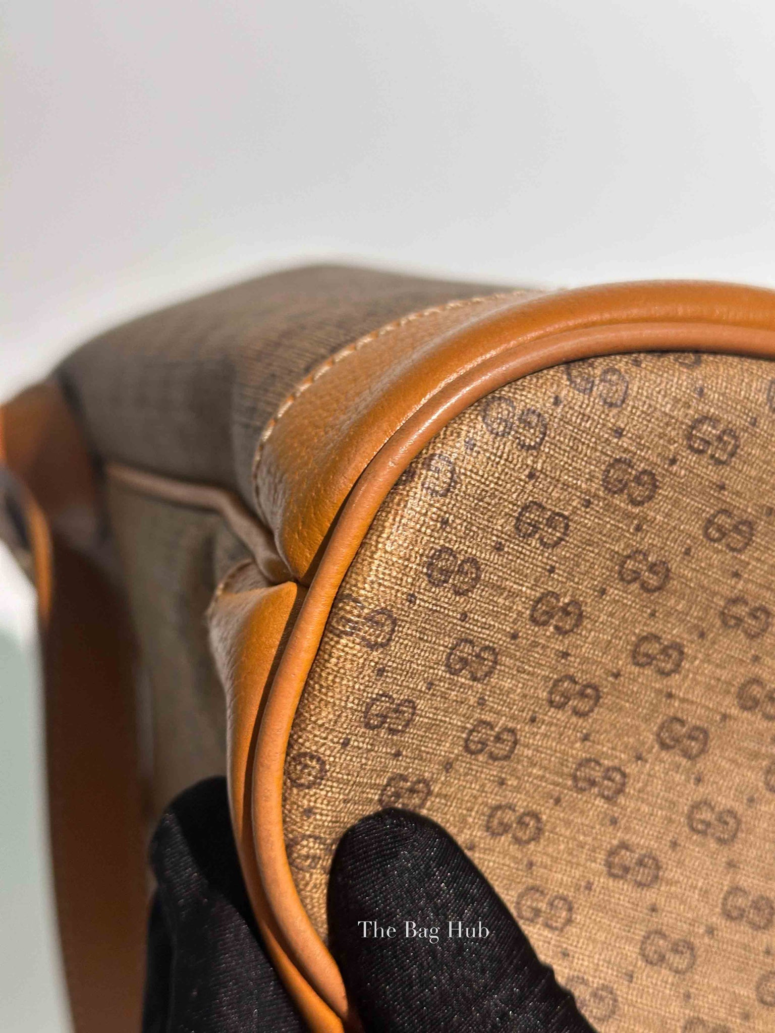 Gucci X Disney Beige Vintage Sun Oil Mini Vintage GG Supreme Monogram Bucket Bag