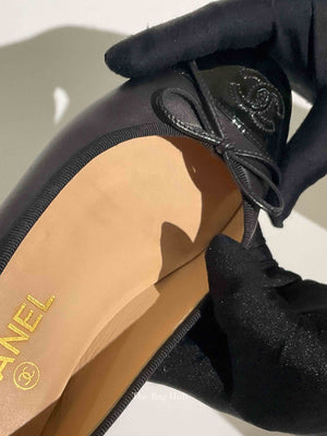 Chanel Black Patent And Leather Bow CC Cap Toe Ballet Flats Size 36.5