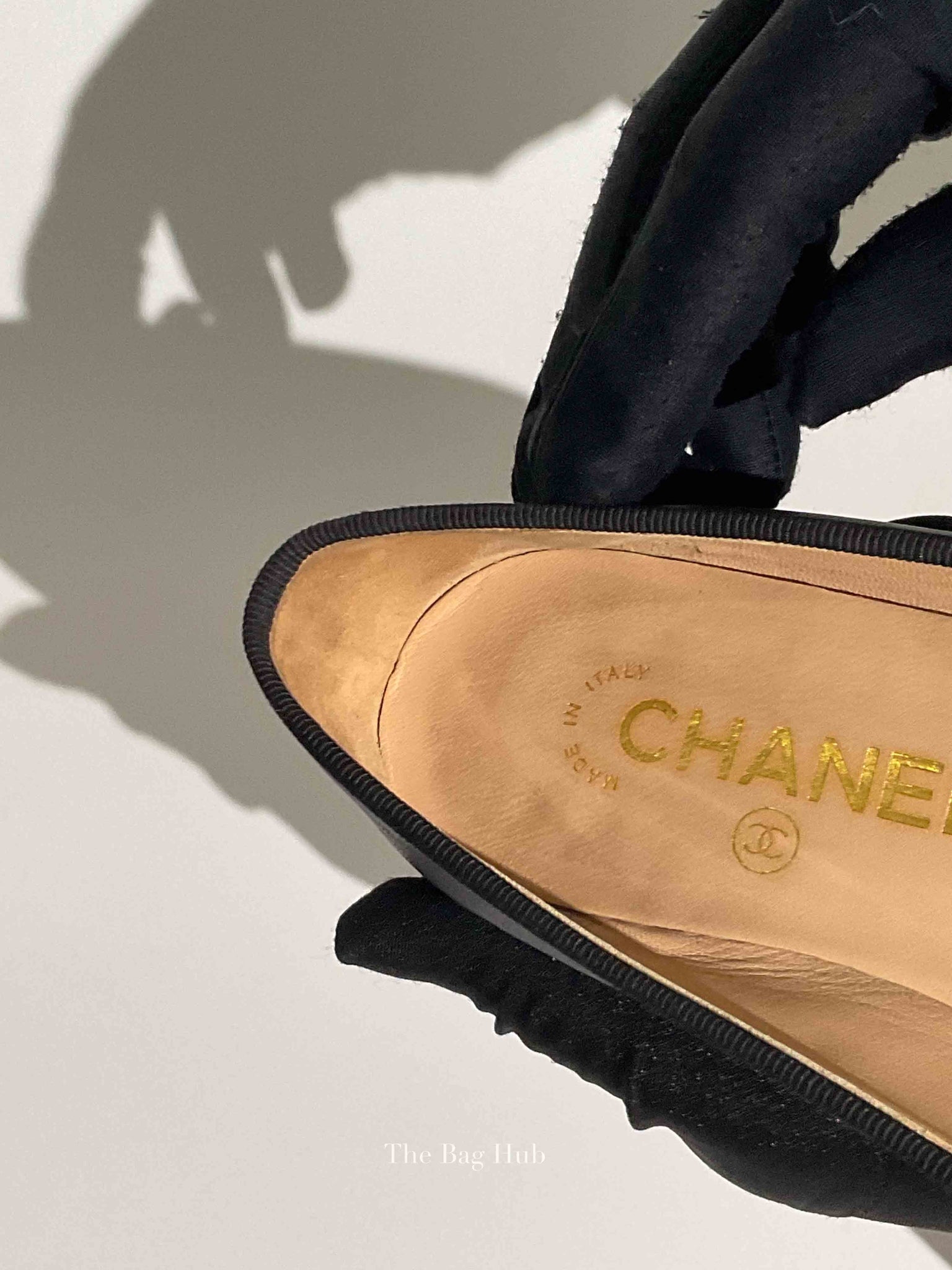 Chanel Black Patent And Leather Bow CC Cap Toe Ballet Flats Size 36.5