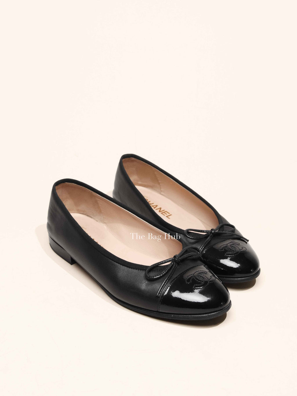Chanel Black Patent And Leather Bow CC Cap Toe Ballet Flats Size 36.5