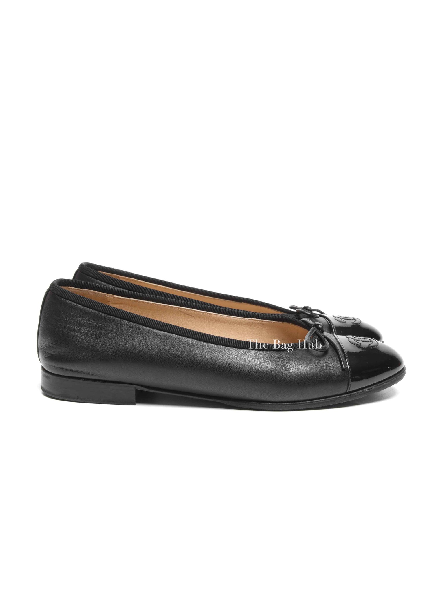 Chanel Black Patent And Leather Bow CC Cap Toe Ballet Flats Size 36.5