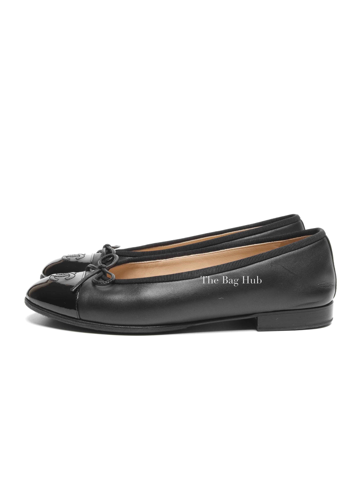 Chanel Black Patent And Leather Bow CC Cap Toe Ballet Flats Size 36.5
