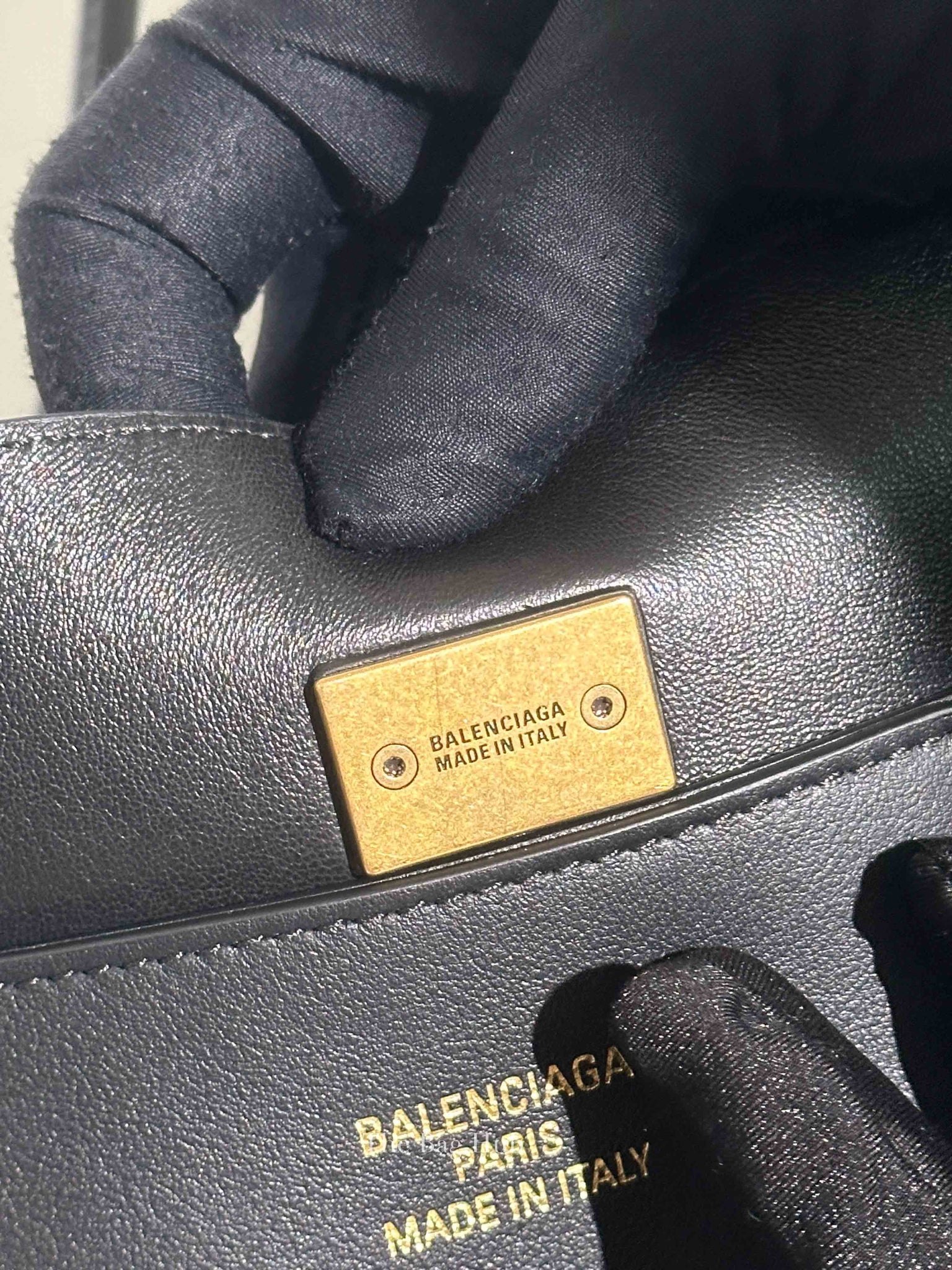 Balenciaga Black Leather Women's Bel Air Carry All Medium Bag