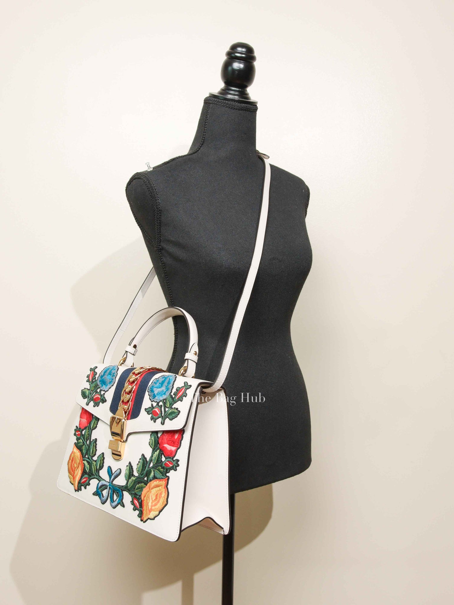 Gucci White Leather Floral Embroidered Medium Sylvie Top Handle Shoulder Bag