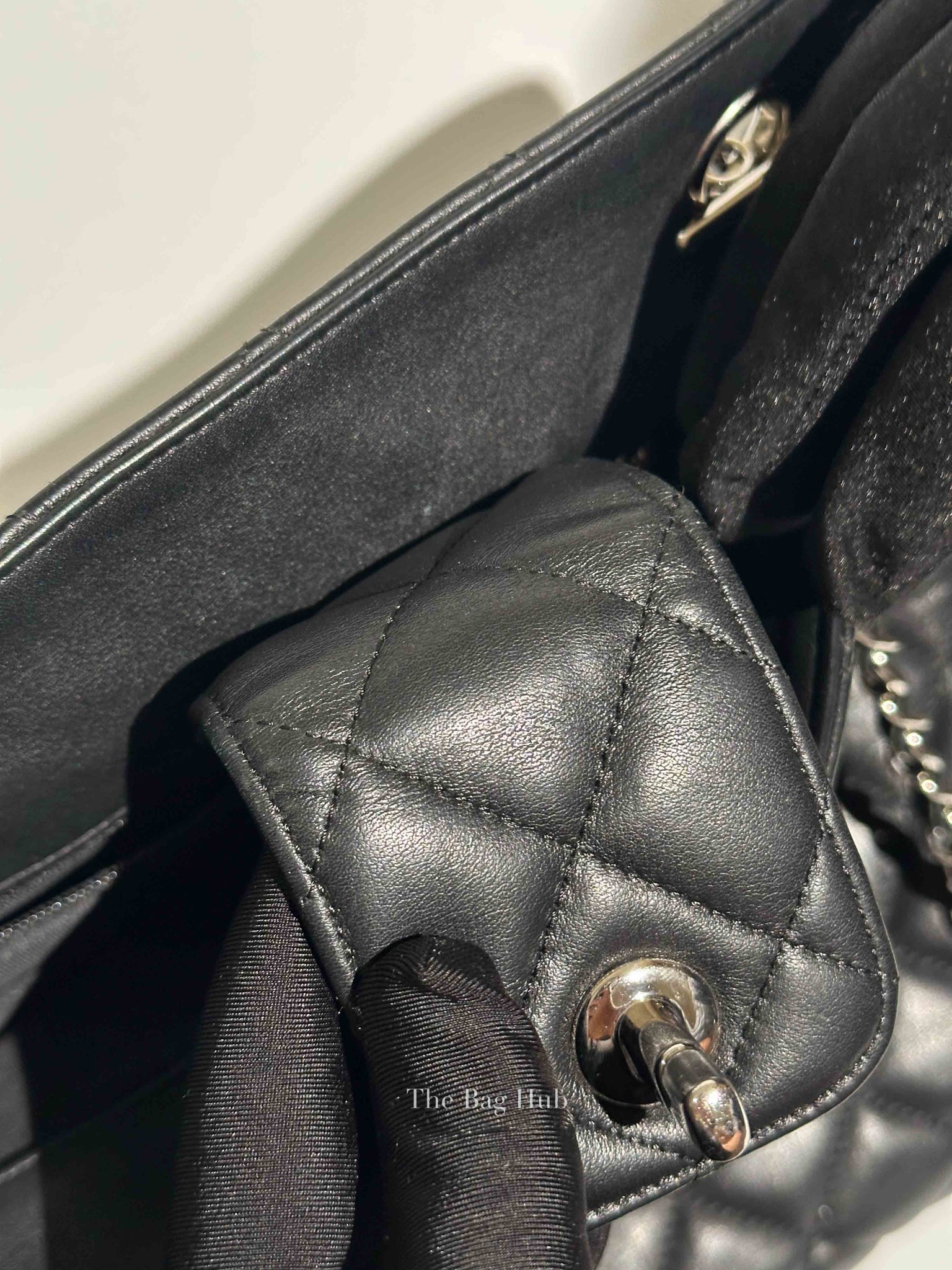 Chanel Black Lambskin Quilted Classic CC Large Shopping Tote Bag SHW