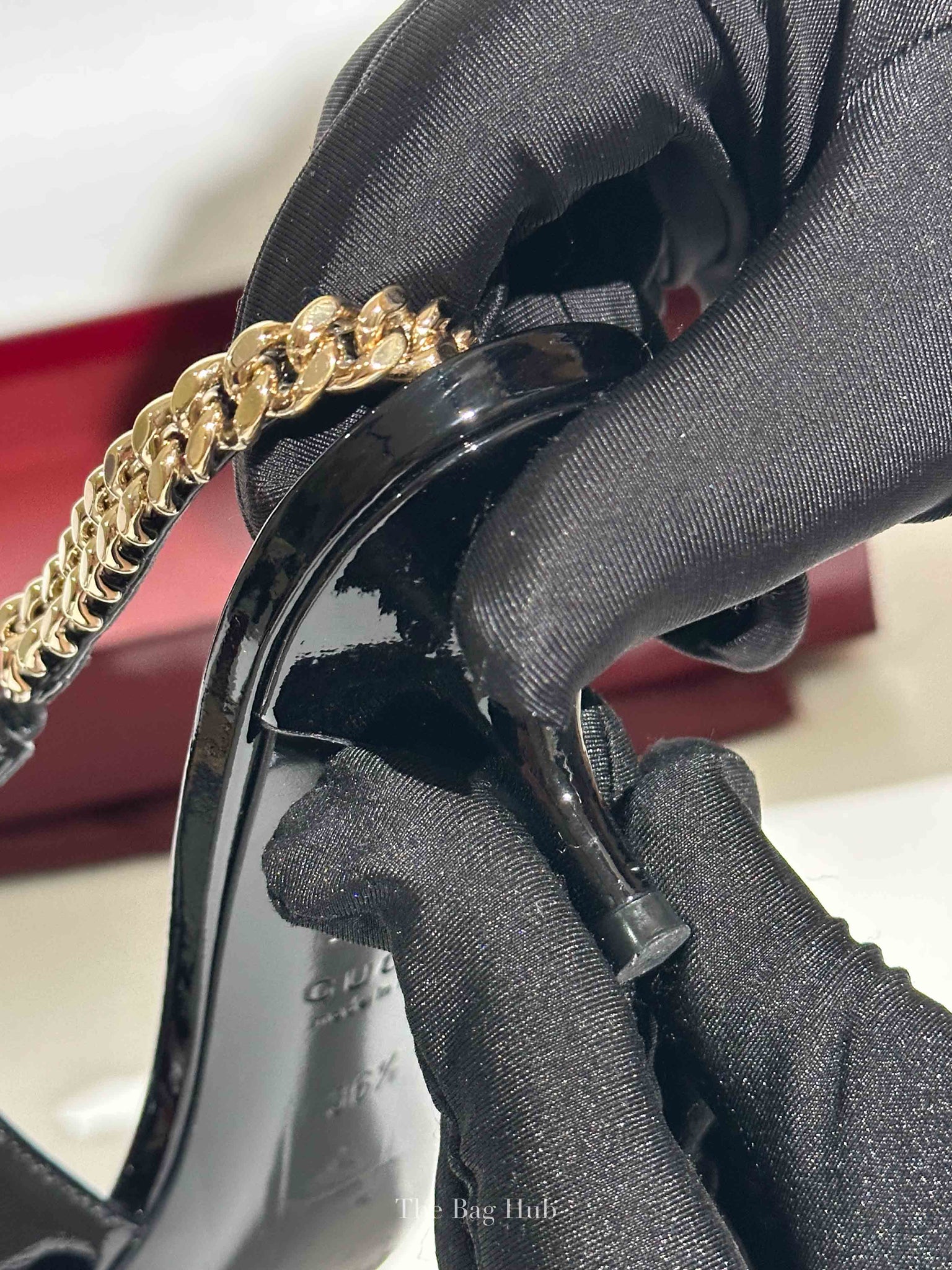 Gucci Black Patent Leather Signoria Chain Slingback Pumps Size 36.5