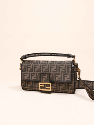 flat baguette pouch tobacco brown ff jacquard fabric pouch mini-bag LISKAFASHION over the shoulder or across the body by attaching the removable strap Fendi Pouch Fabric/Chocolate in Brown
