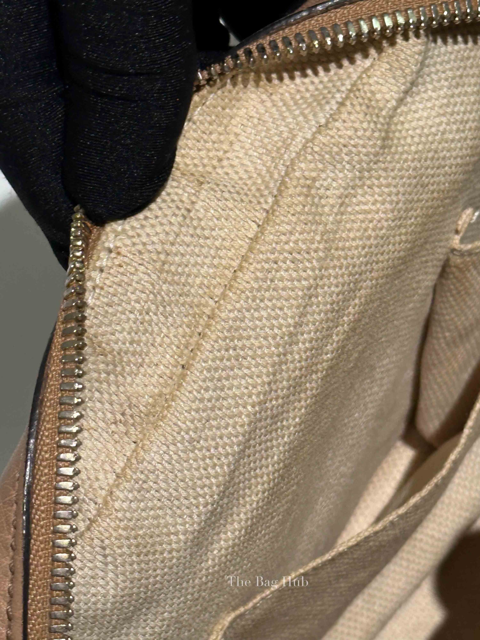 Gucci Beige Leather Soho Disco Small Crossbody Bag