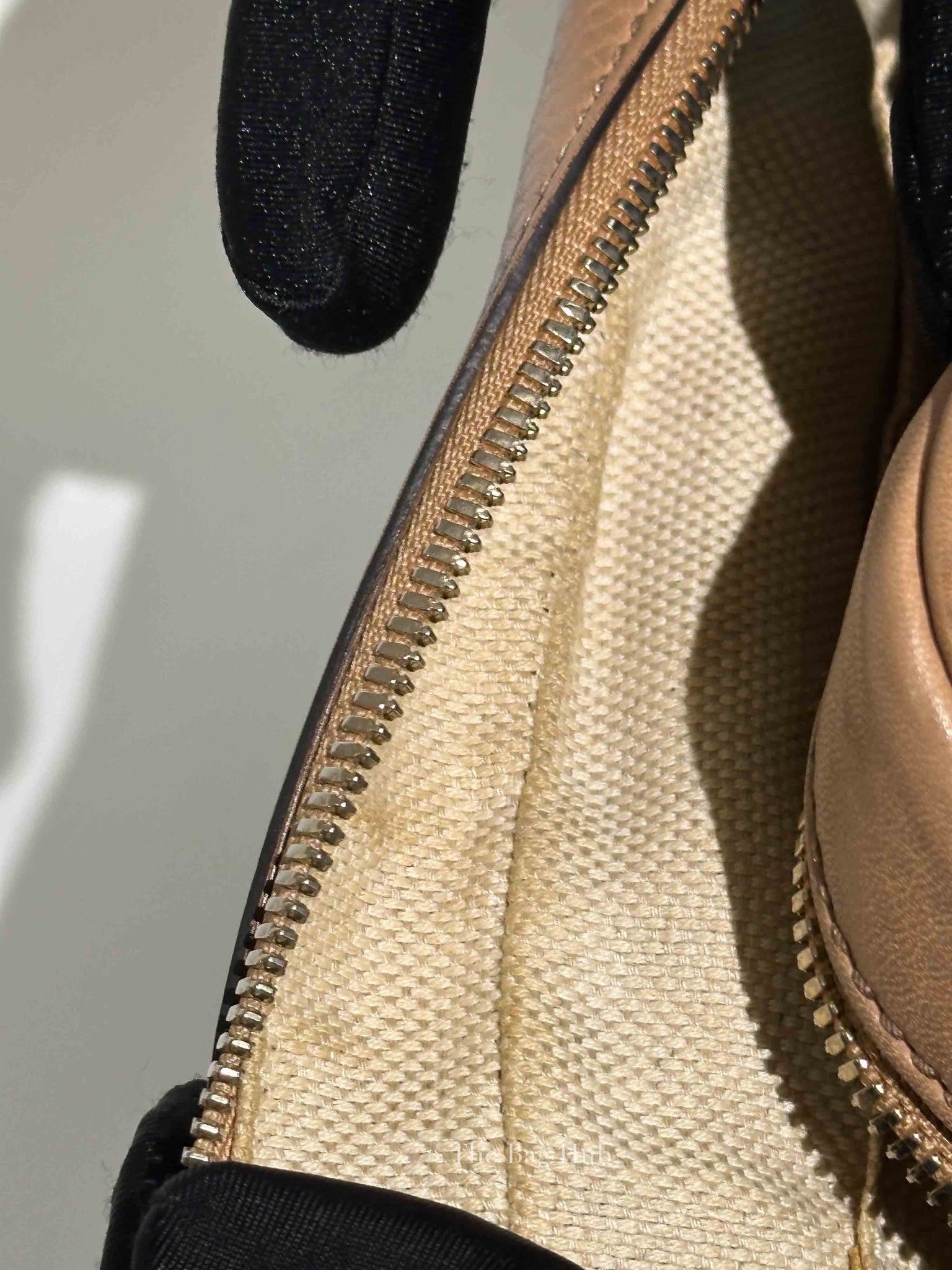 Gucci Beige Leather Soho Disco Small Crossbody Bag