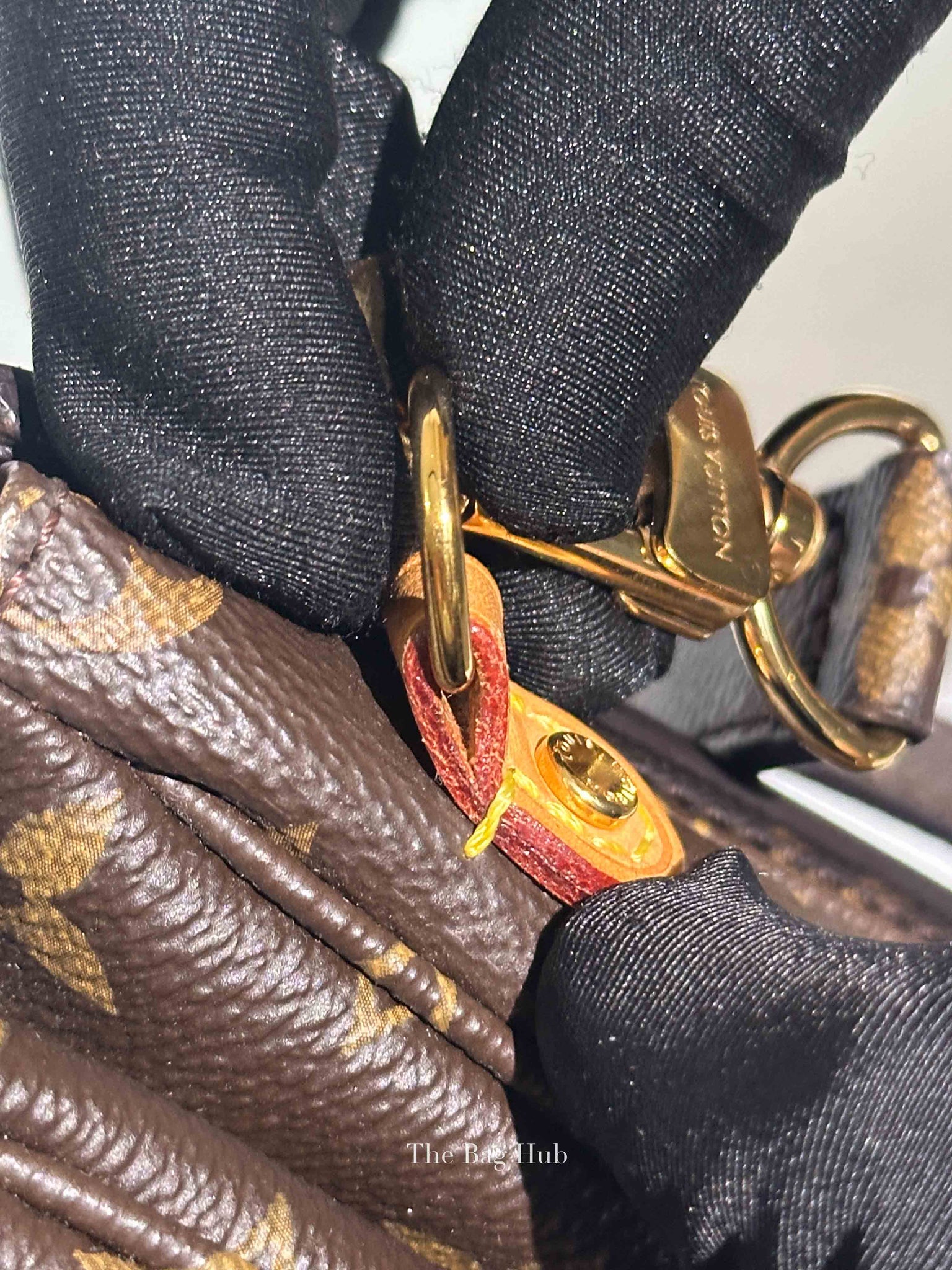 Louis Vuitton Monogram Canvas Pochette Metis Bag