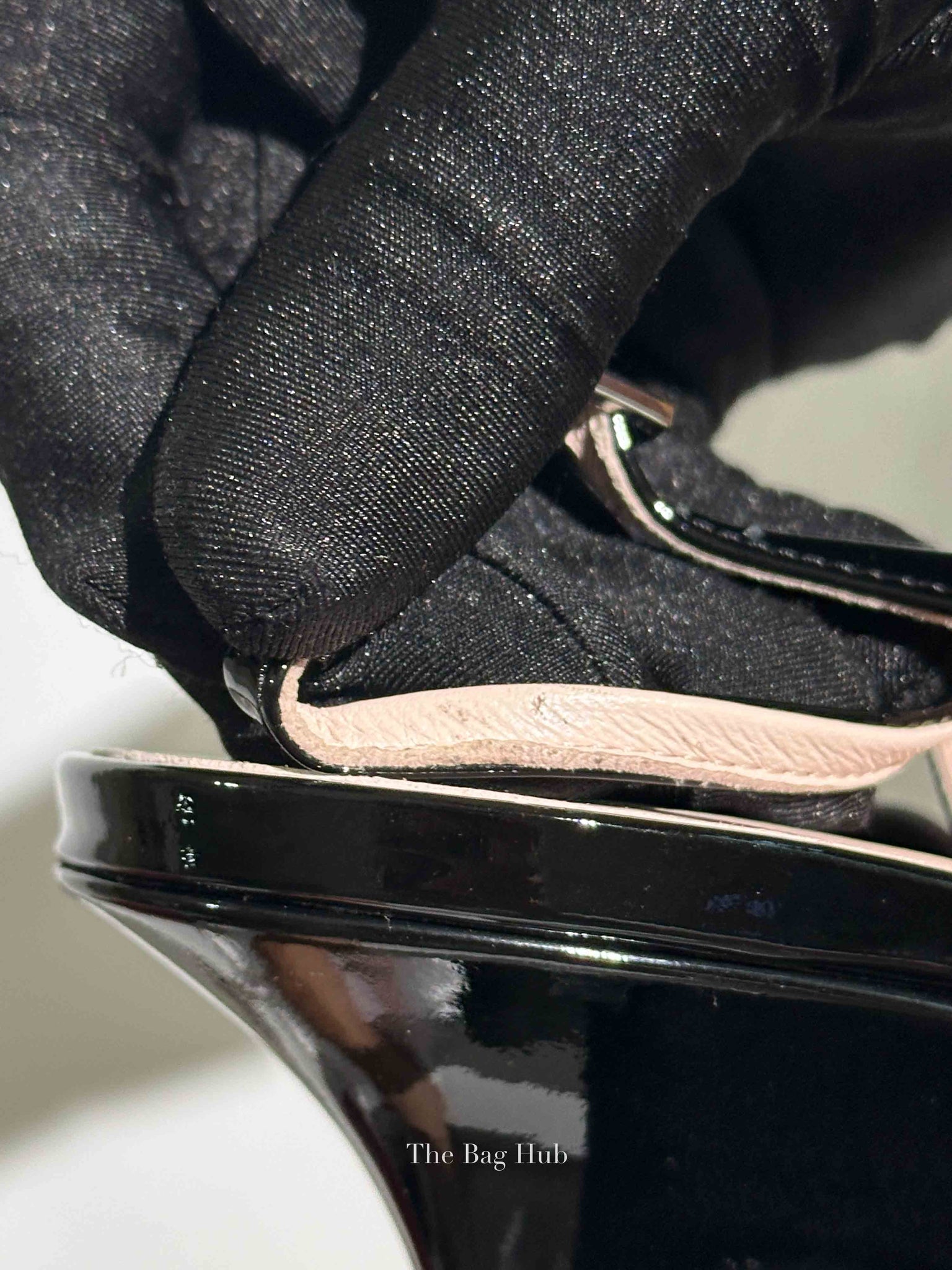 Roger Vivier Black Patent Leather Viv' In The City Lacquered Buckle Slingback Wedge Pumps Size 38