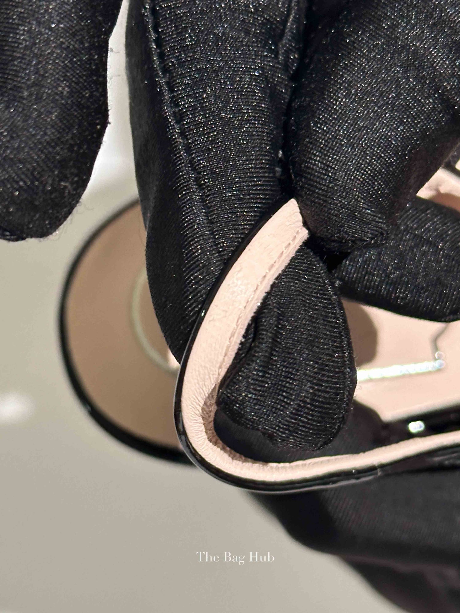 Roger Vivier Black Patent Leather Viv' In The City Lacquered Buckle Slingback Wedge Pumps Size 38