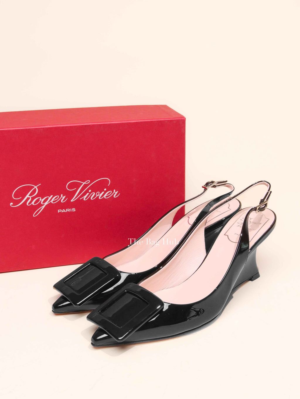 Roger Vivier Black Patent Leather Viv' In The City Lacquered Buckle Slingback Wedge Pumps Size 38