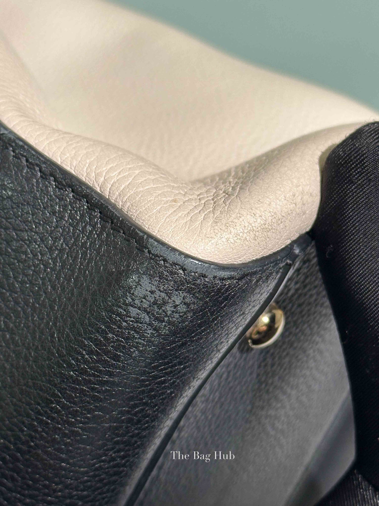 Chanel Black/Beige Grained Calfskin Small Neo Executive Shopper Tote Bag GHW