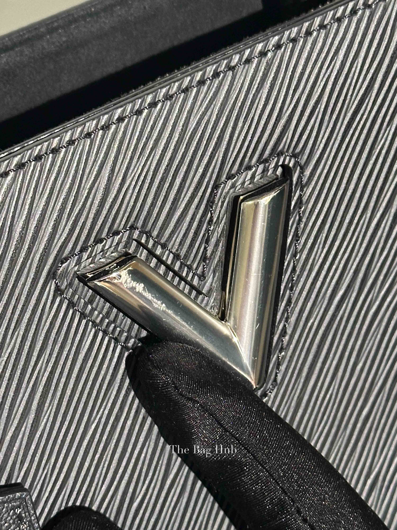 Louis Vuitton Noir Epi Leather Twist Tote Medium Bag
