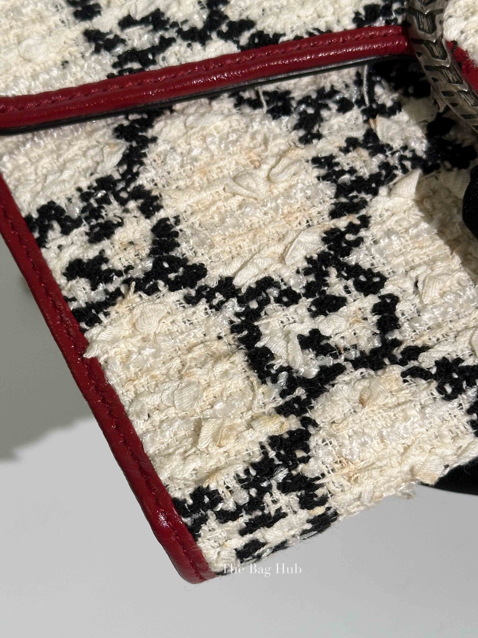Gucci White Black Romantic Cherry Tweed GG Monogram Mini Dionysus Chain Wallet