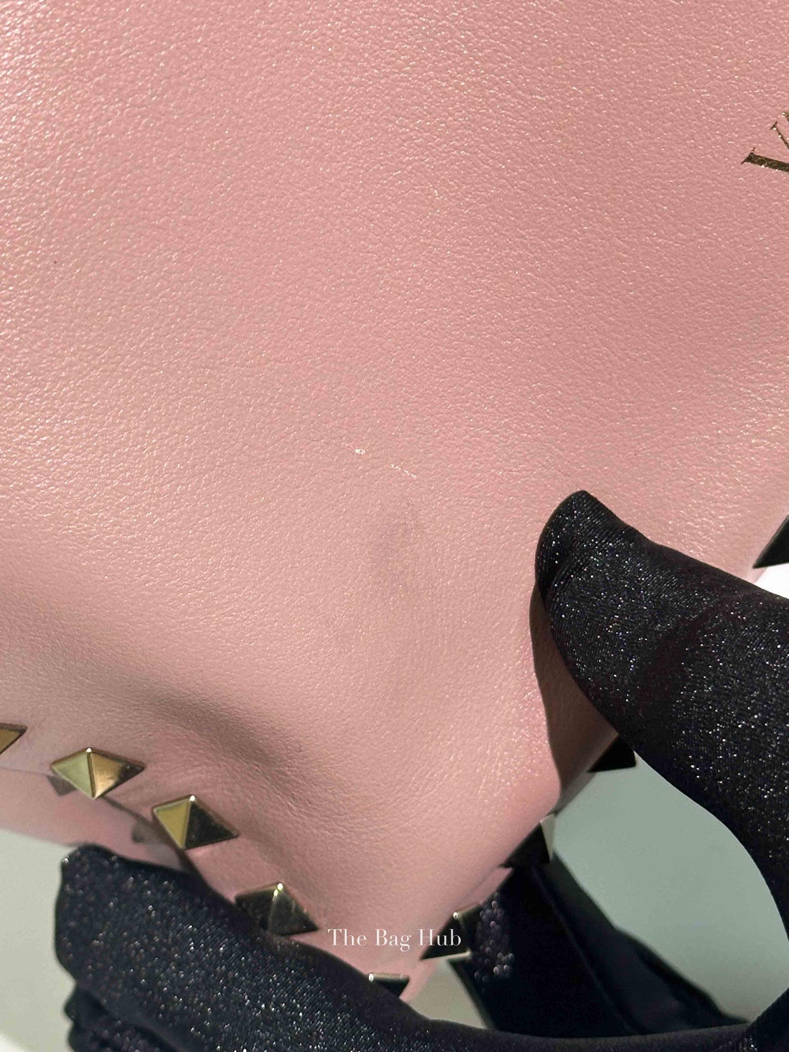 Valentino Garavani Poudre Leather Rockstud Small Trapeze Bag GHW
