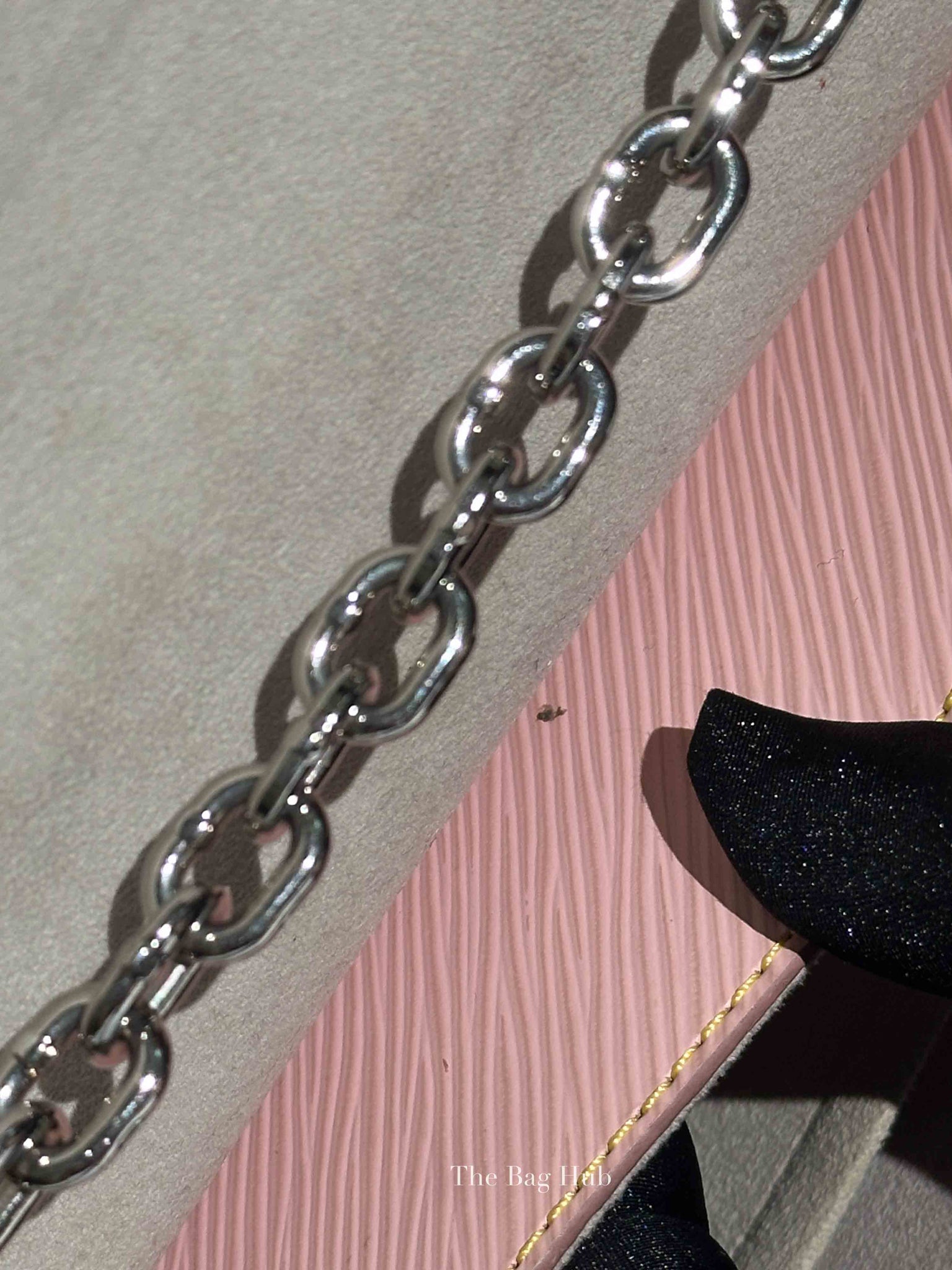 Louis Vuitton Rose Ballerine Epi Leather Twist MM Bag SHW