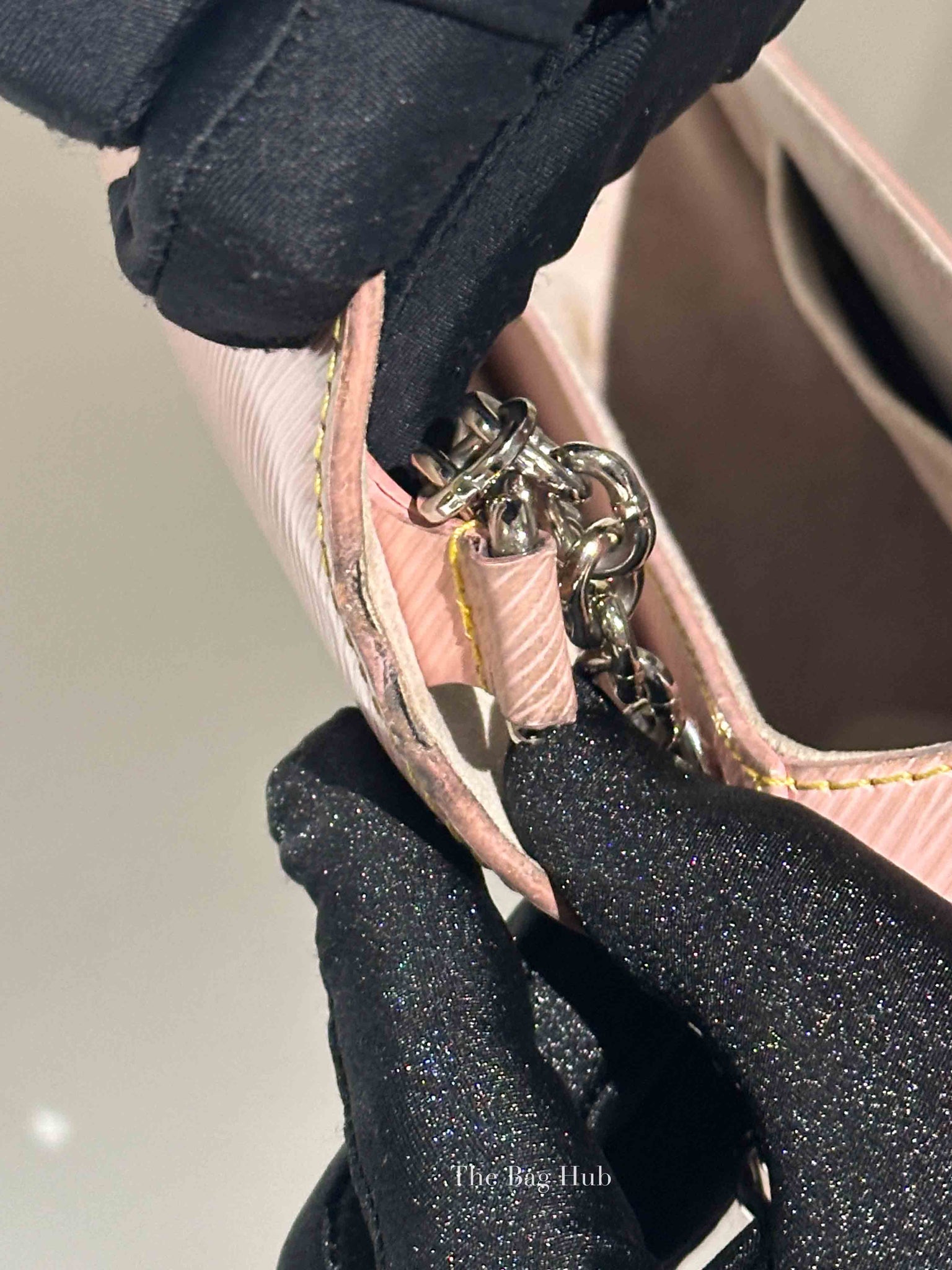 Louis Vuitton Rose Ballerine Epi Leather Twist MM Bag SHW