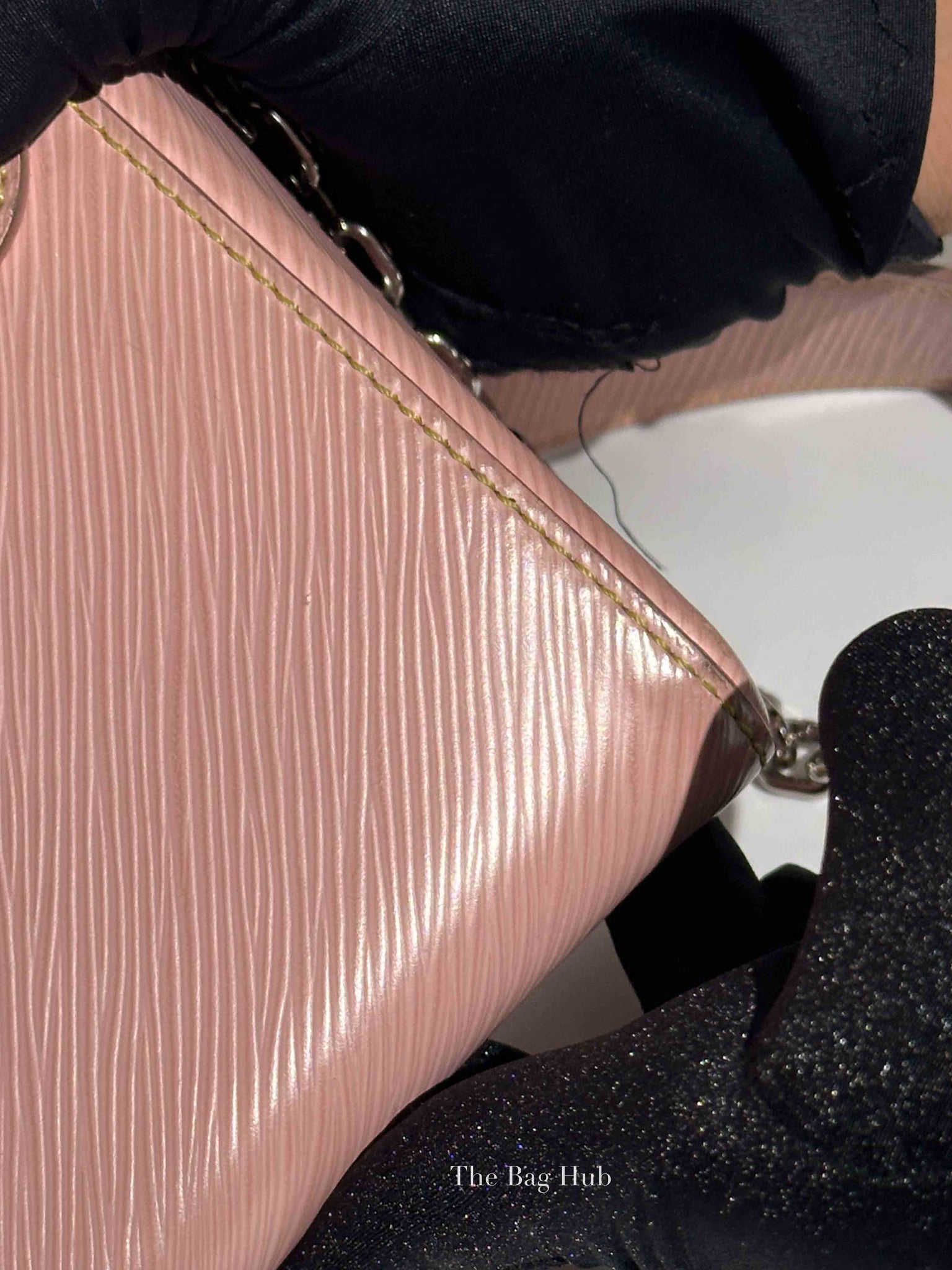 Louis Vuitton Rose Ballerine Epi Leather Twist MM Bag SHW