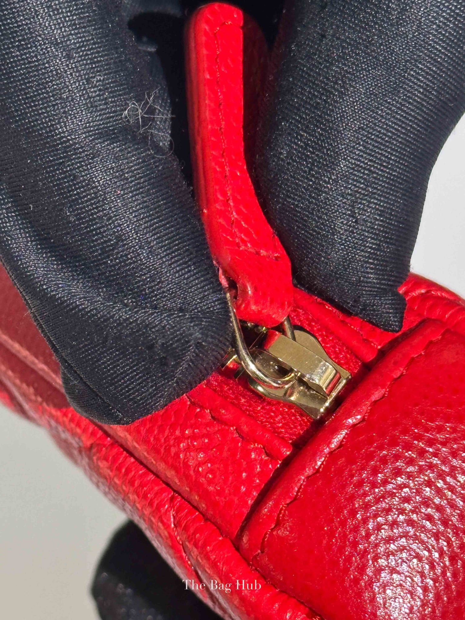 Chanel Red Caviar Quilted Curvy Small Cosmetic Pouch GHW