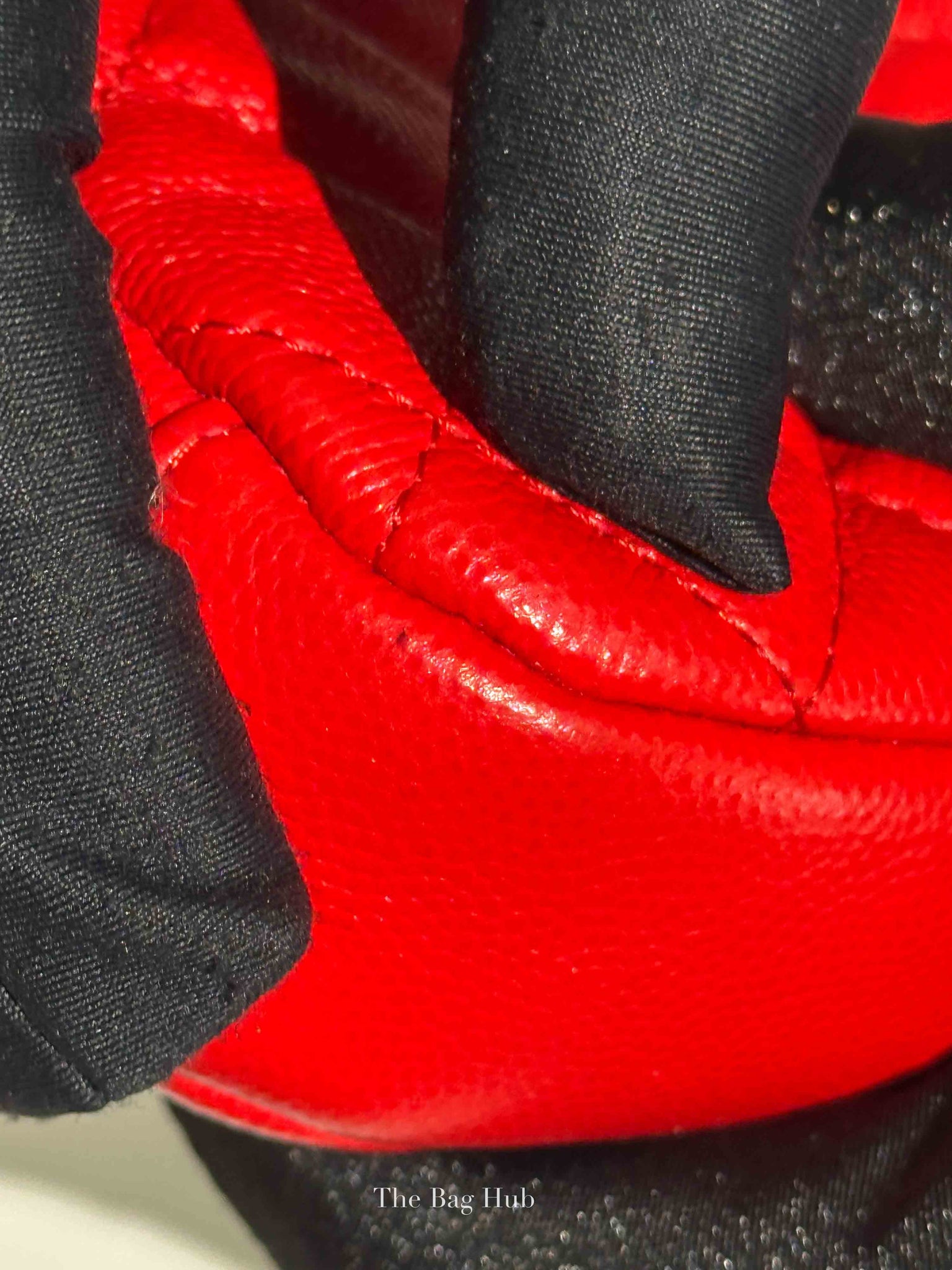 Chanel Red Caviar Quilted Curvy Small Cosmetic Pouch GHW