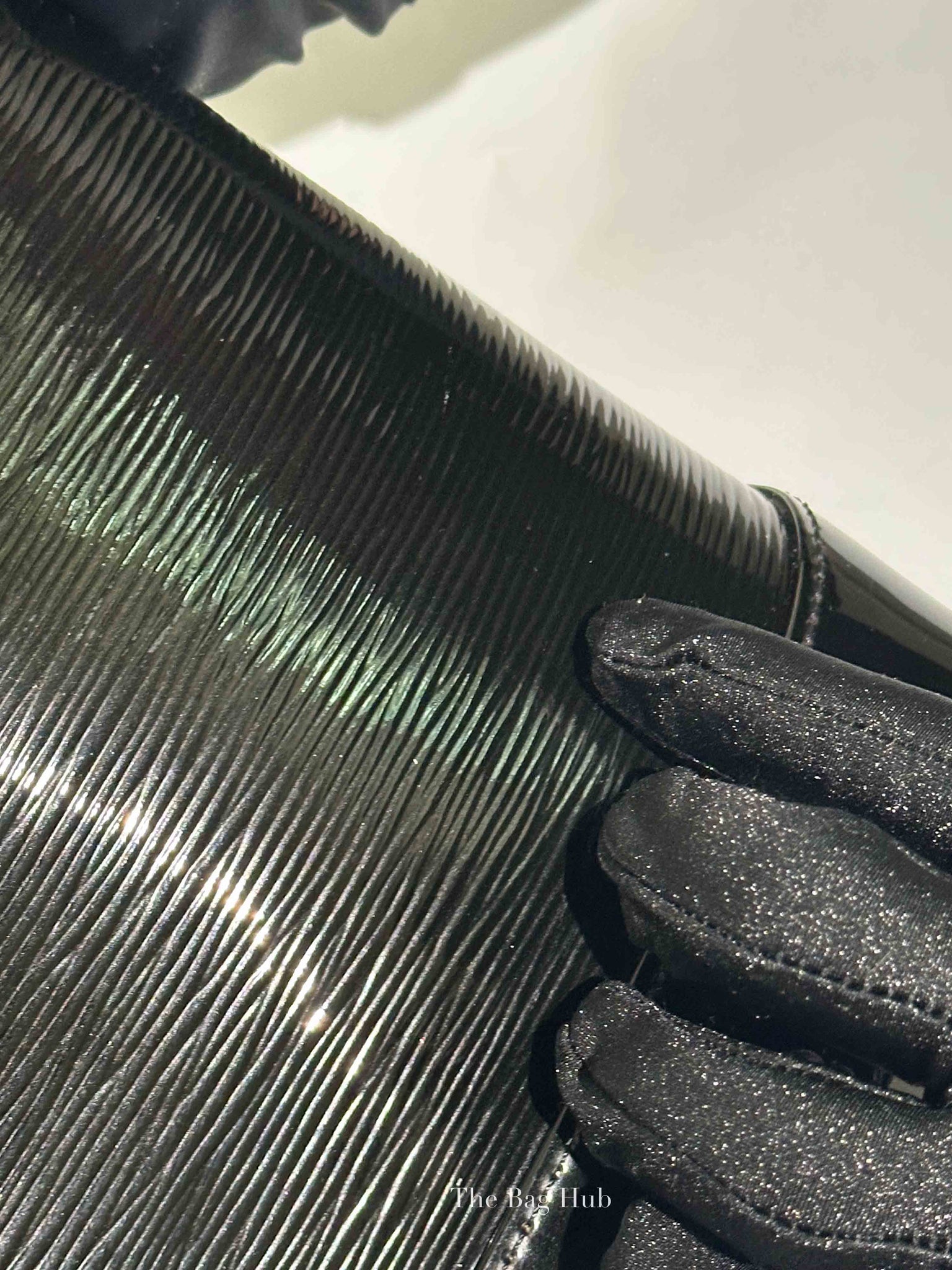 Louis Vuitton Black Epi Leather Mirabeu PM Hand Bag
