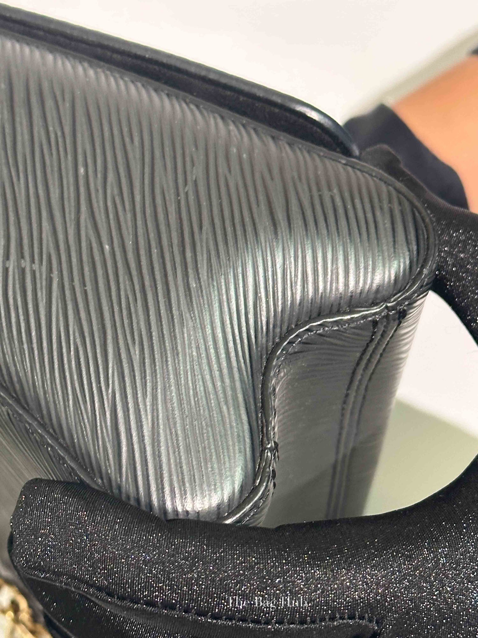 Louis Vuitton Black Epi Twist PM Shoulder Bag