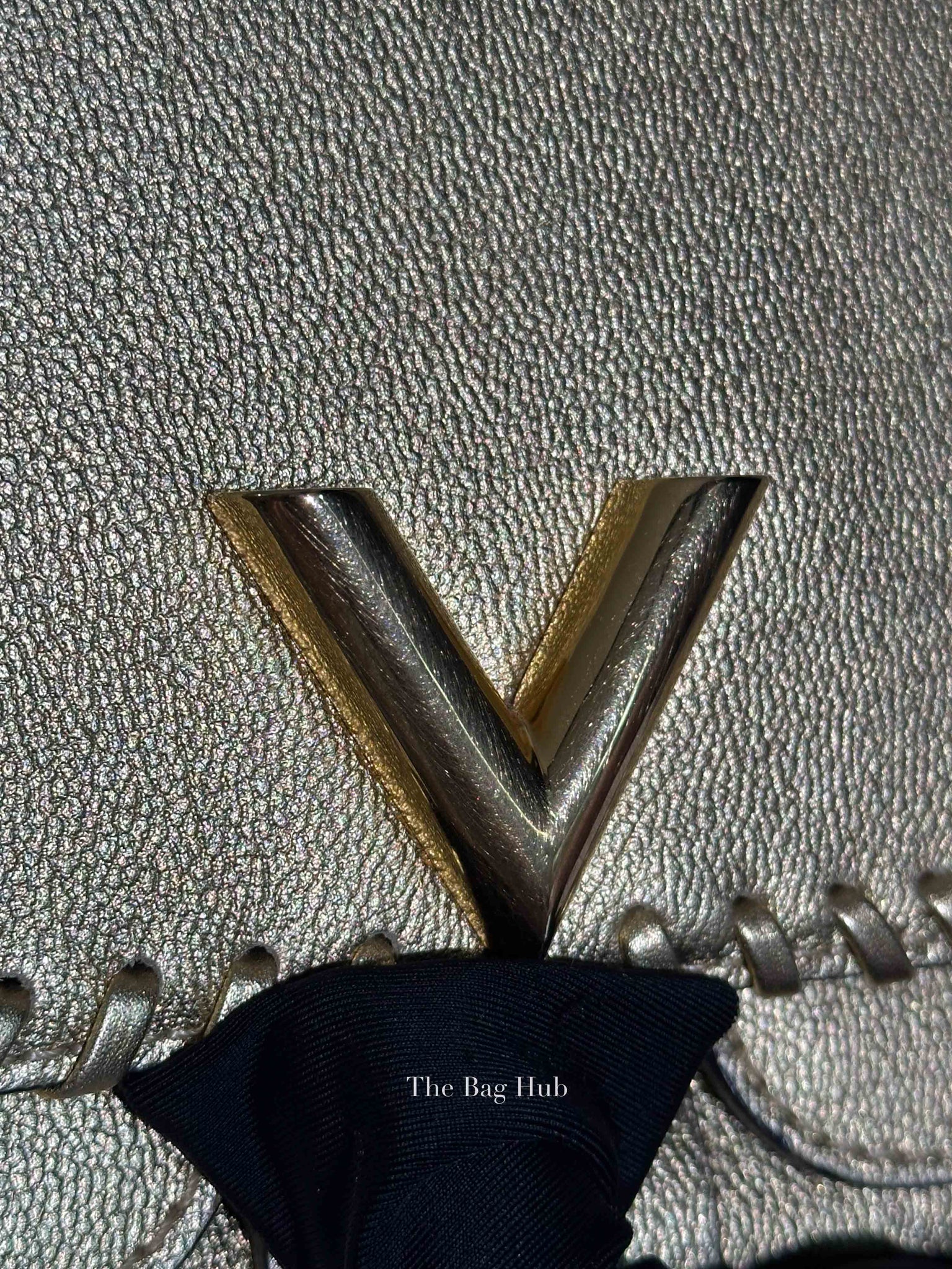 Louis Vuitton Gold Leather Very Chain Bag