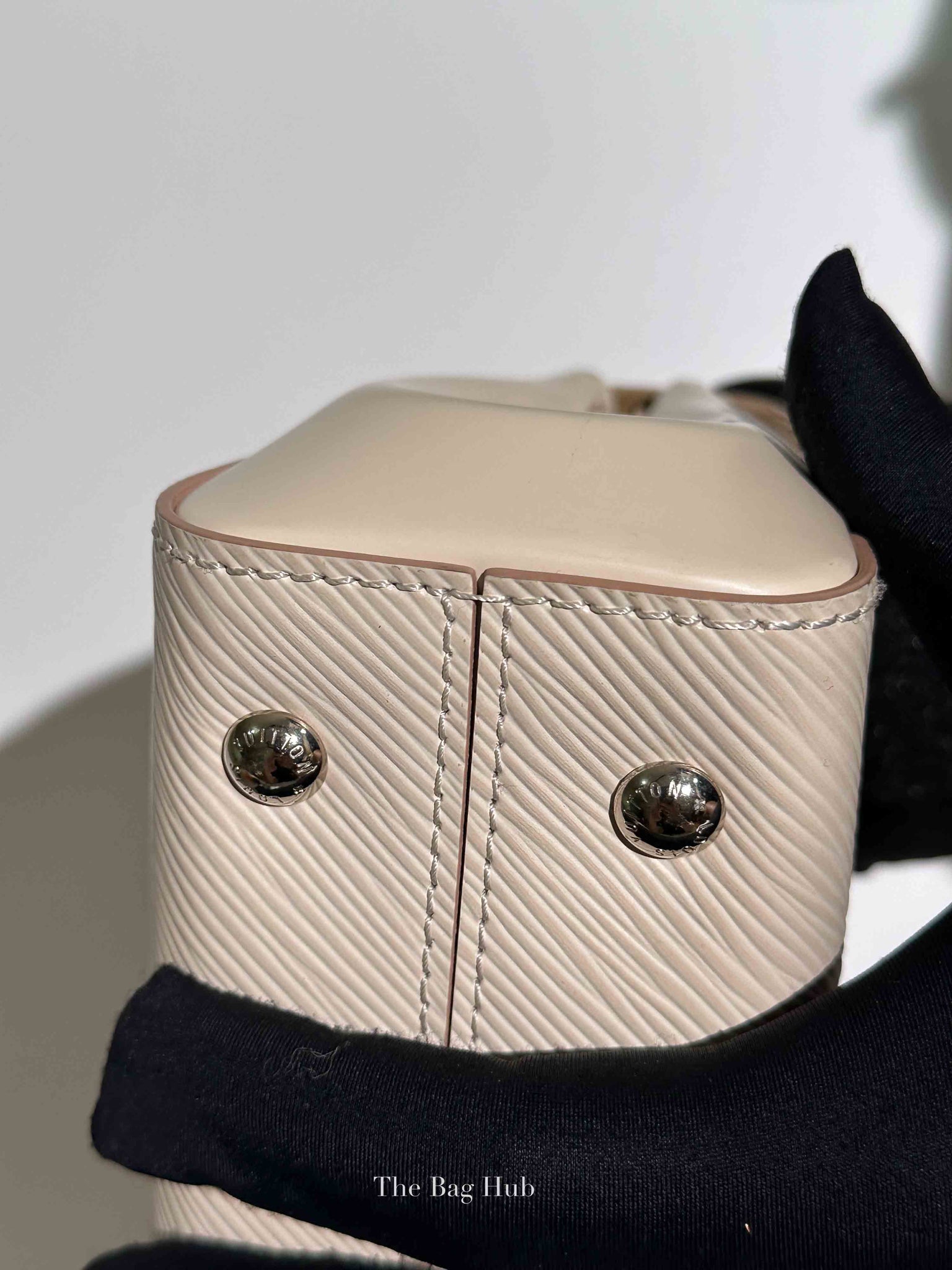 Louis Vuitton Quartz Epi Leather Cluny Mini Bag