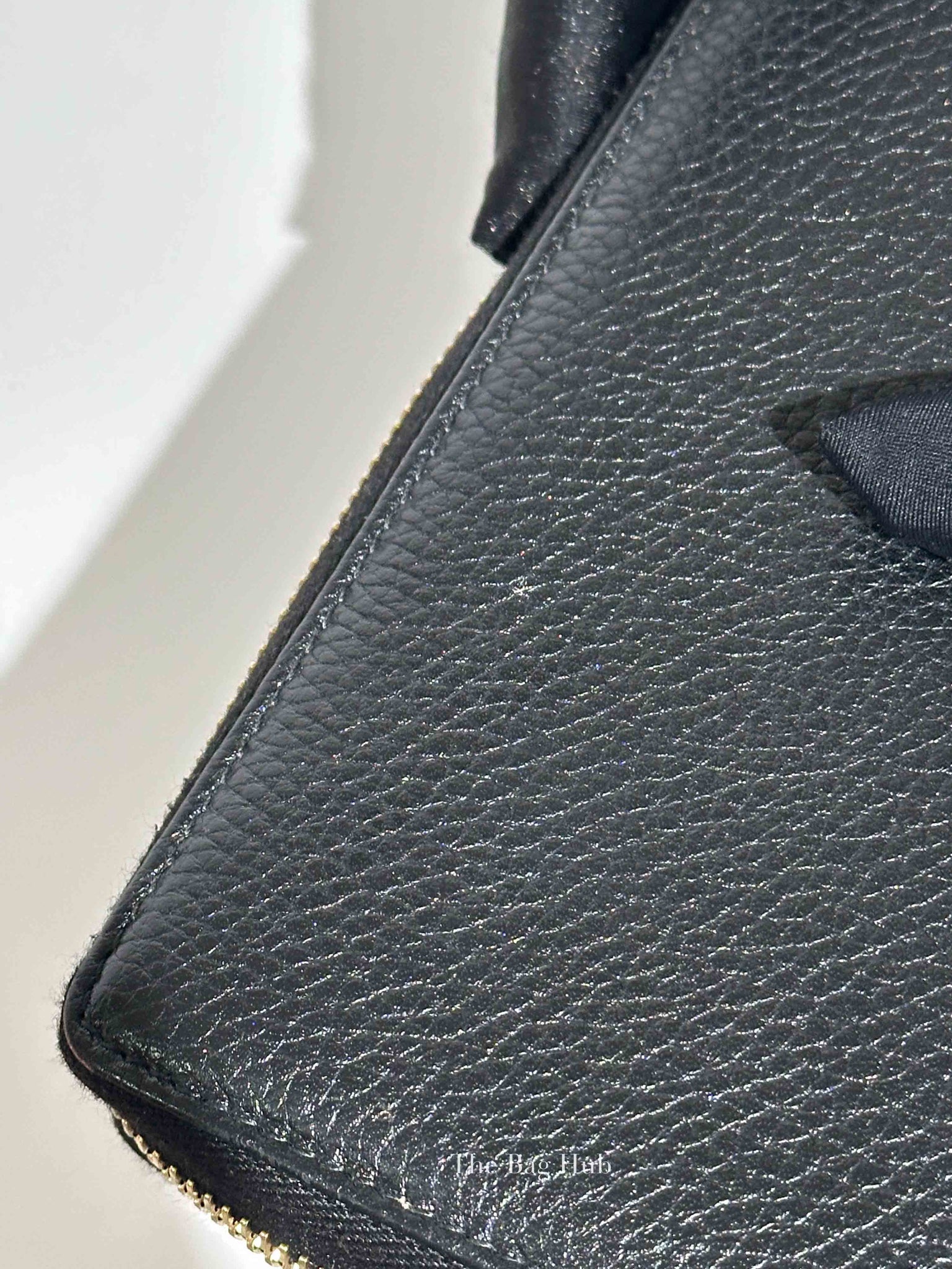 Gucci Black Pebbled Calfskin Soho Zip Around Long Wallet