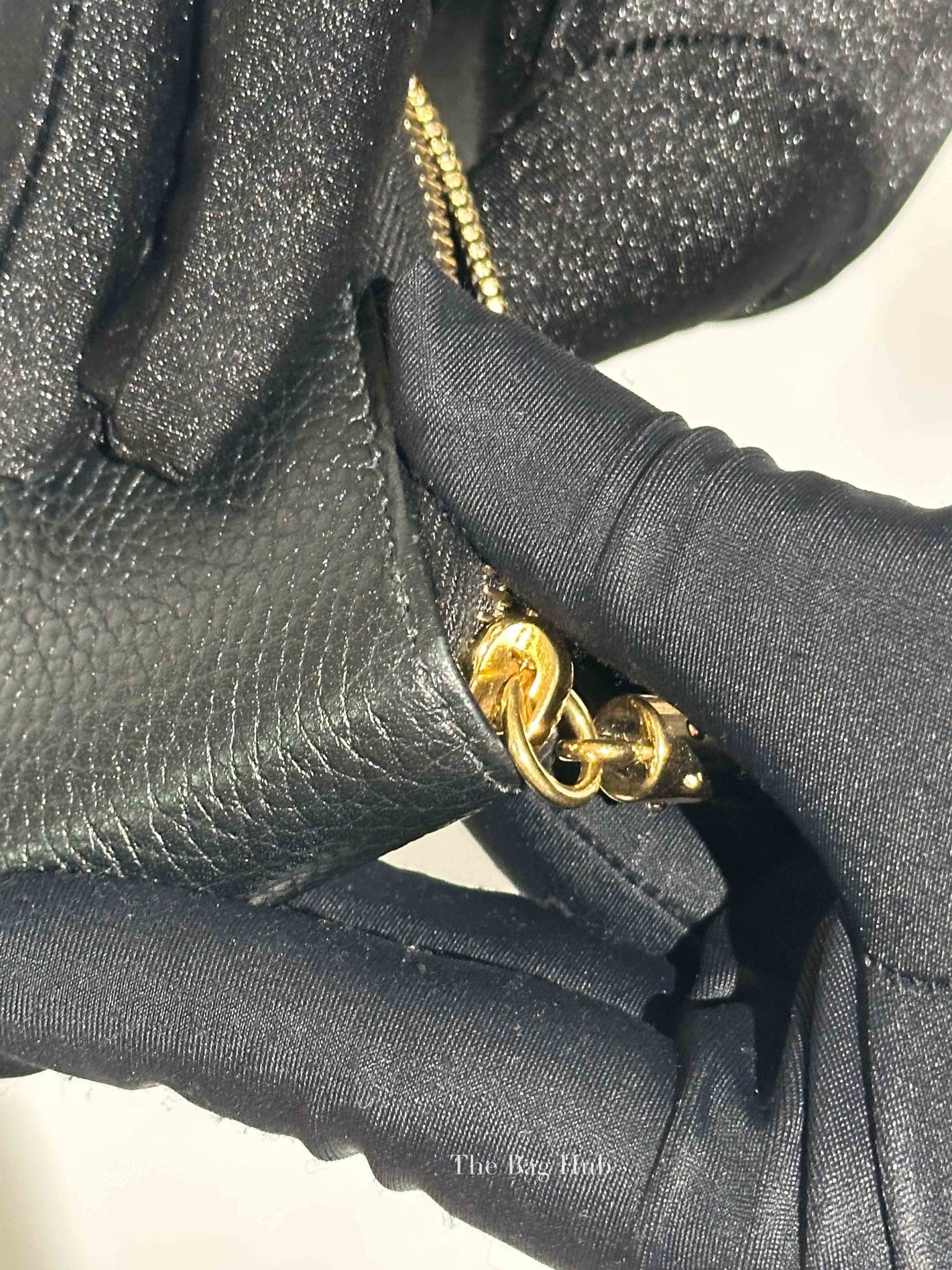 Gucci Black Pebbled Calfskin Soho Zip Around Long Wallet