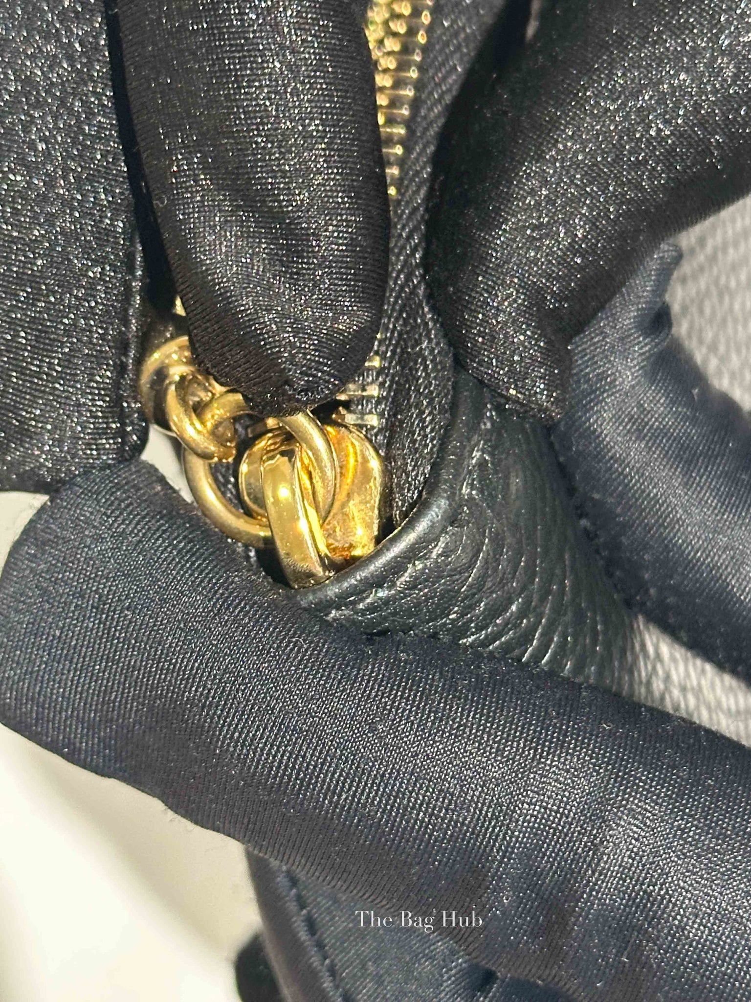 Gucci Black Pebbled Calfskin Soho Zip Around Long Wallet