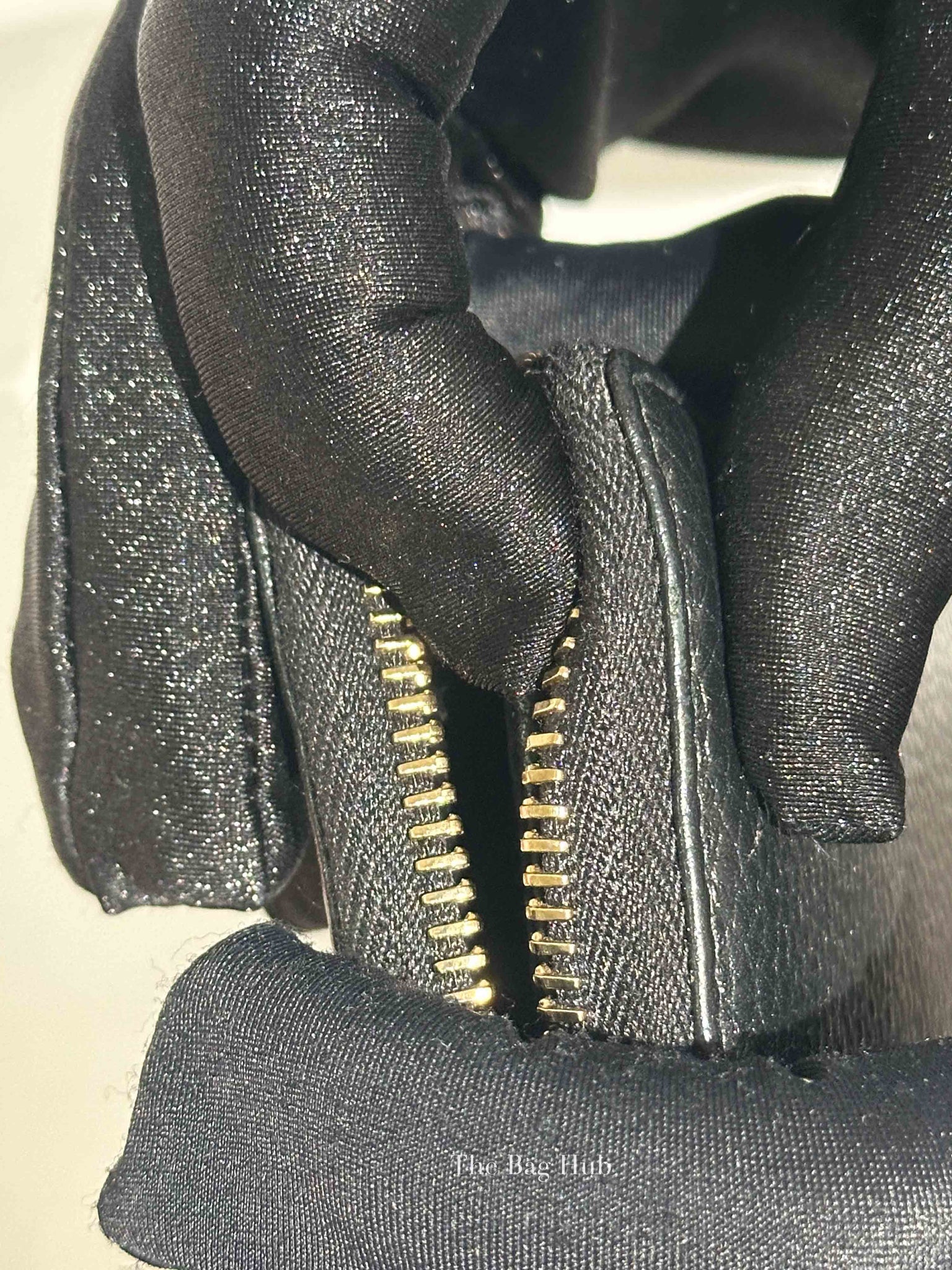 Gucci Black Pebbled Calfskin Soho Zip Around Long Wallet