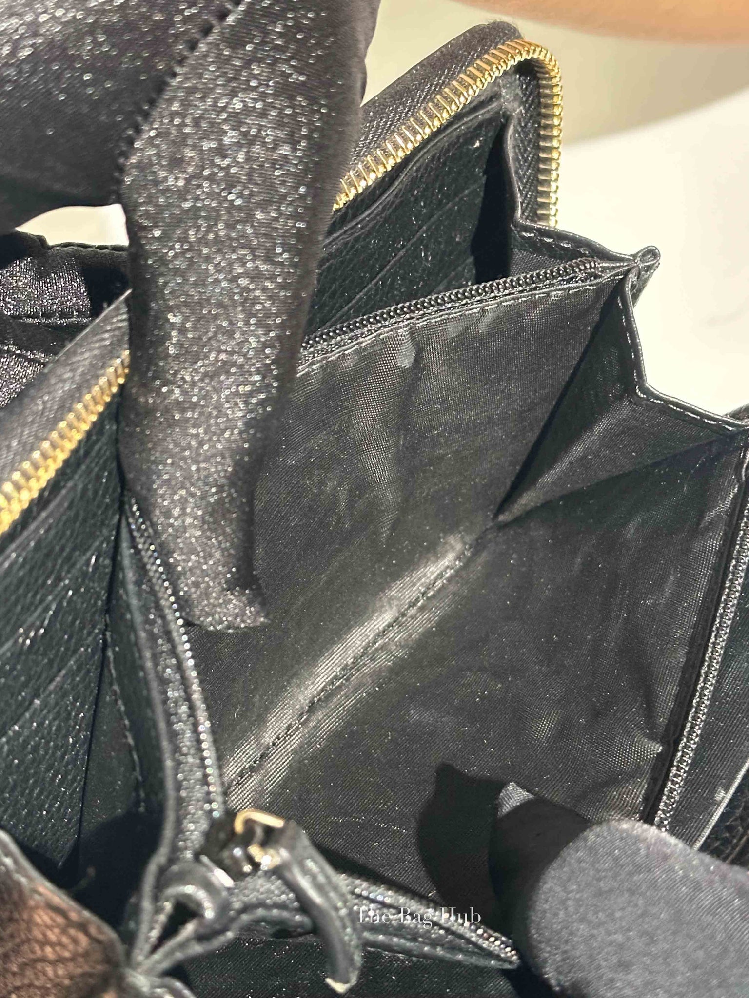 Gucci Black Pebbled Calfskin Soho Zip Around Long Wallet