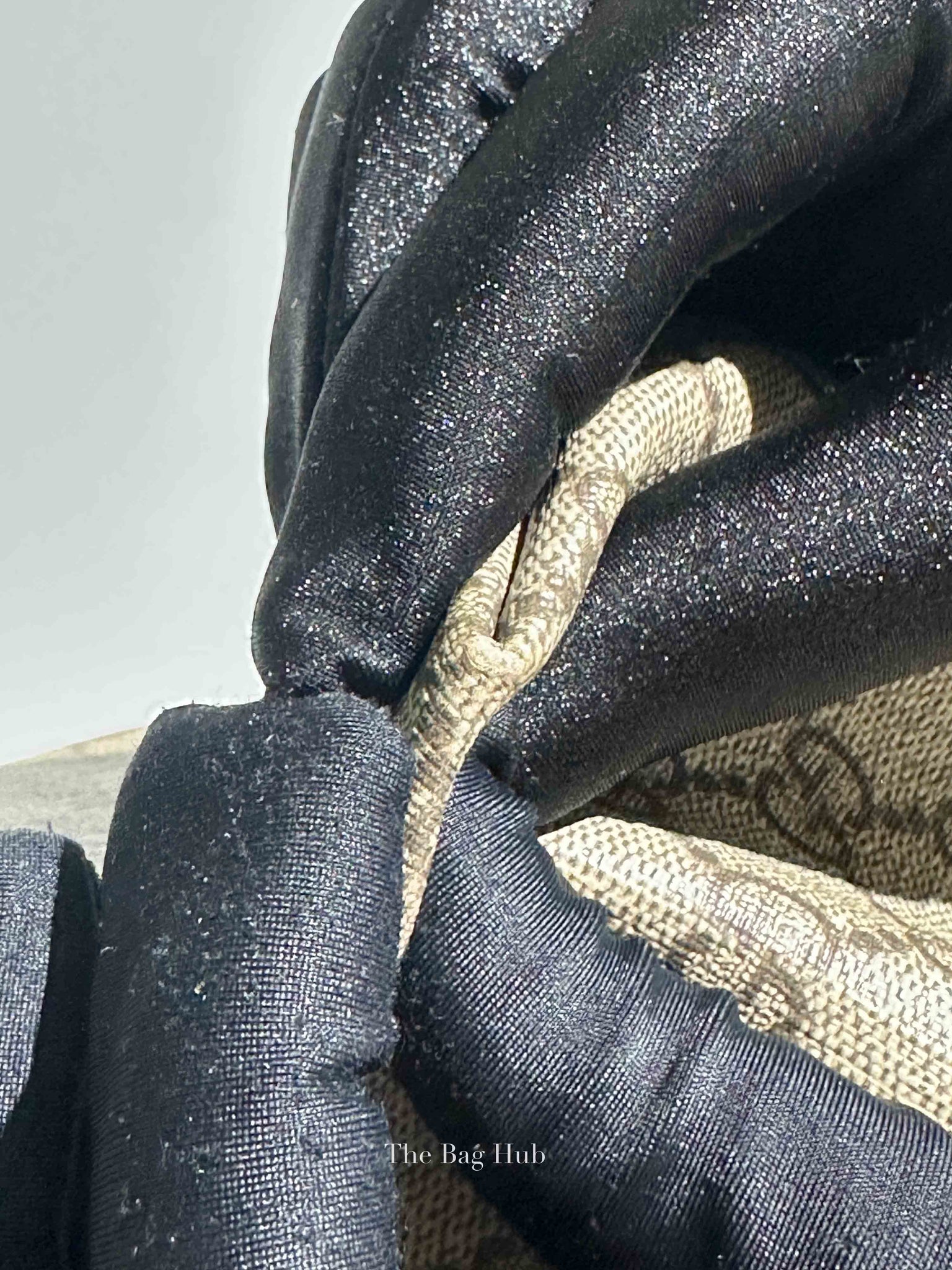 Gucci Beige/Ebony GG Canvas Web Ophidia Medium Tote Bag