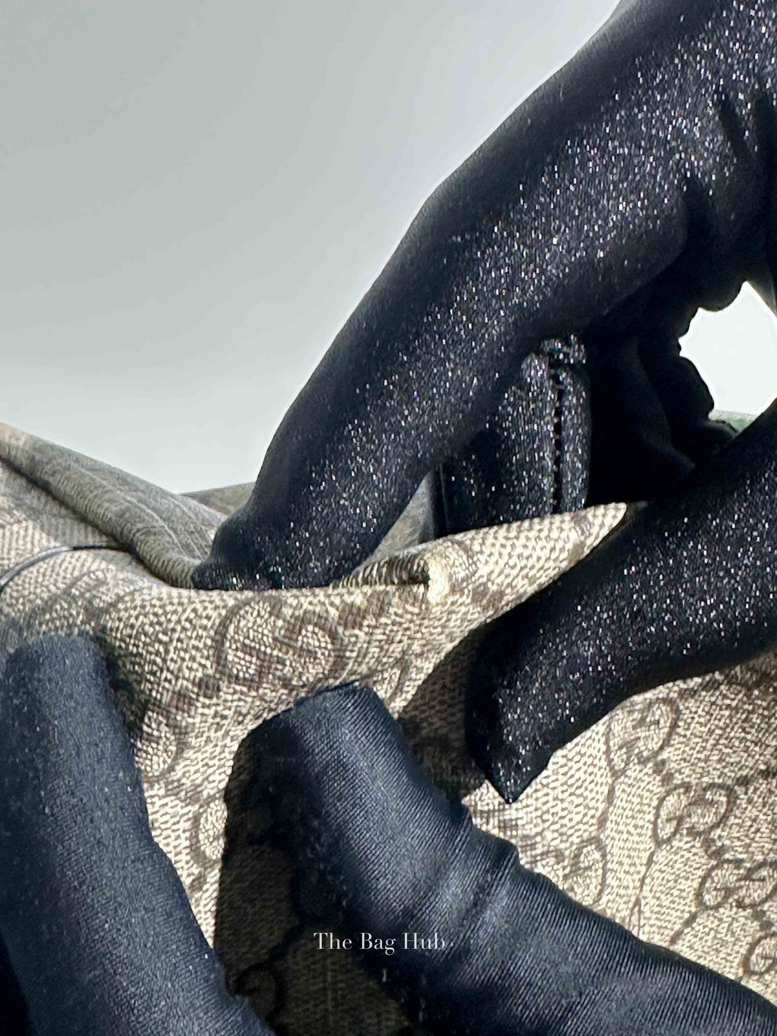 Gucci Beige/Ebony GG Canvas Web Ophidia Medium Tote Bag