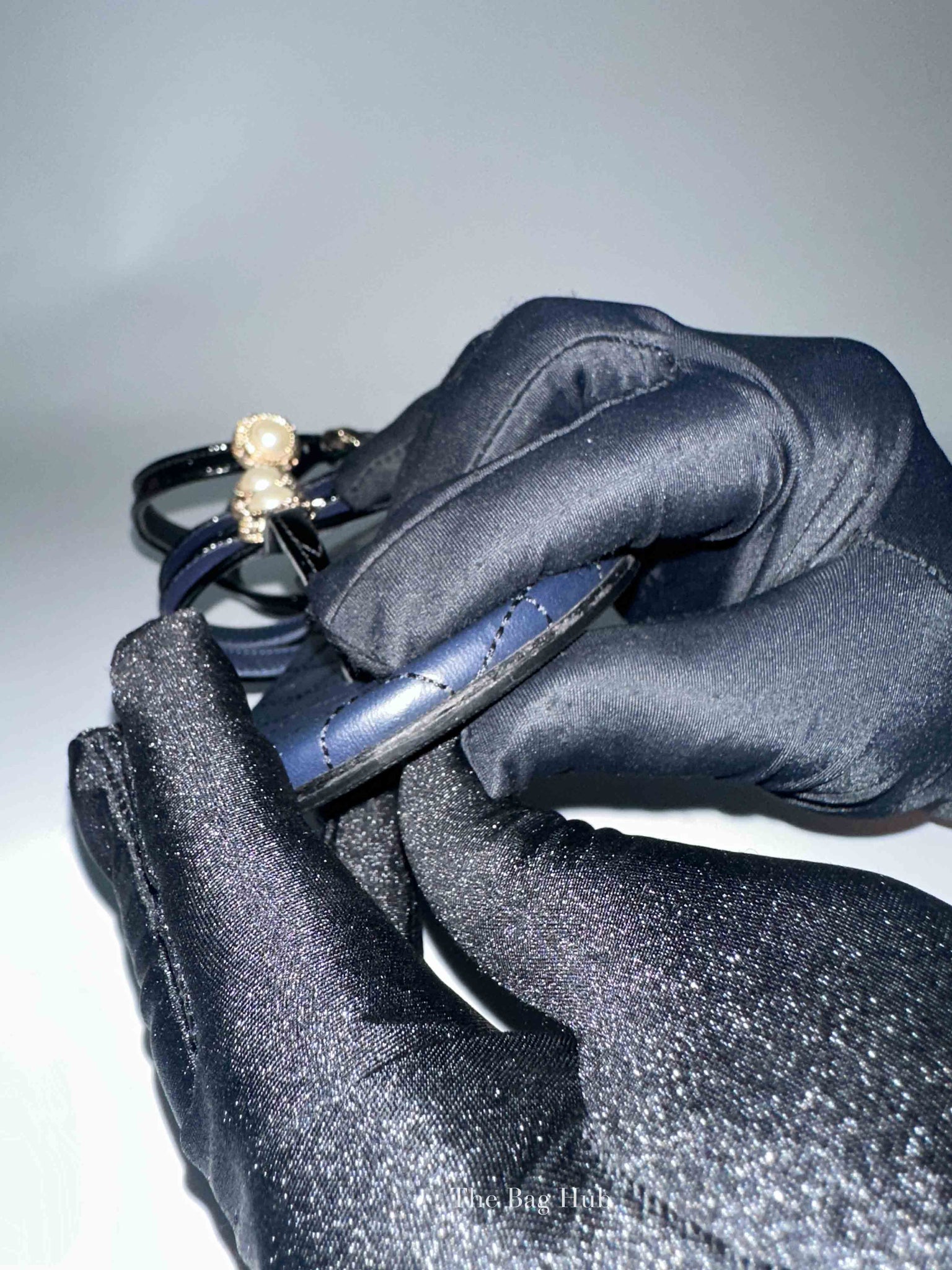 Chanel Navy Blue/Black Patent/Leather Faux Pearl Embellished Sandals Size 37.5