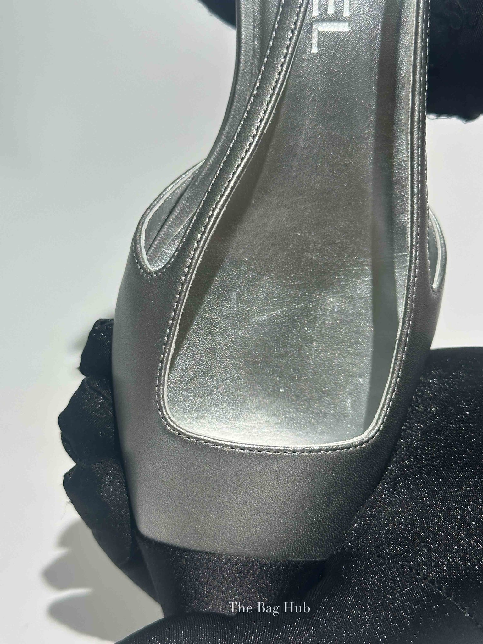 Chanel Black/Silver Metallic Lambskin Cap Toe CC Slingback Flats Size 37.5 C