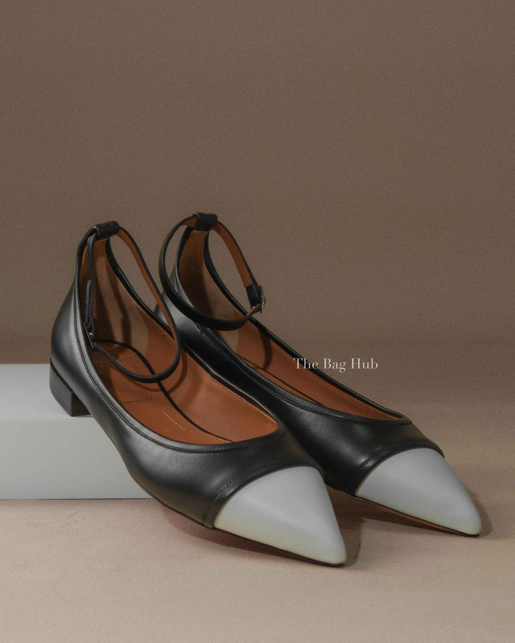 Givenchy Black/White Calfskin Graphic Ankle Strap Ballerina Flats Size 38