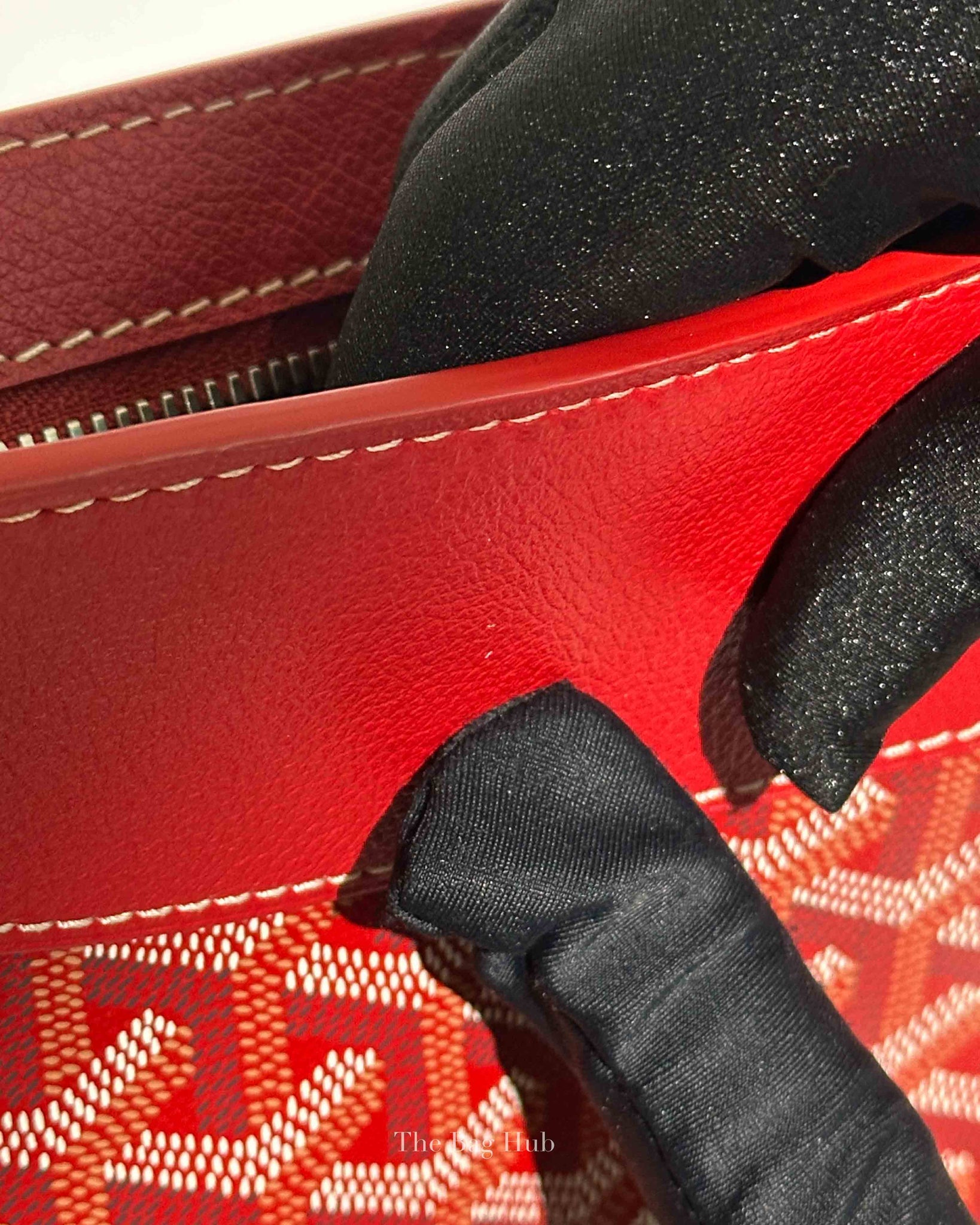 Goyard Red Canvas Hirondelle Hand Bag