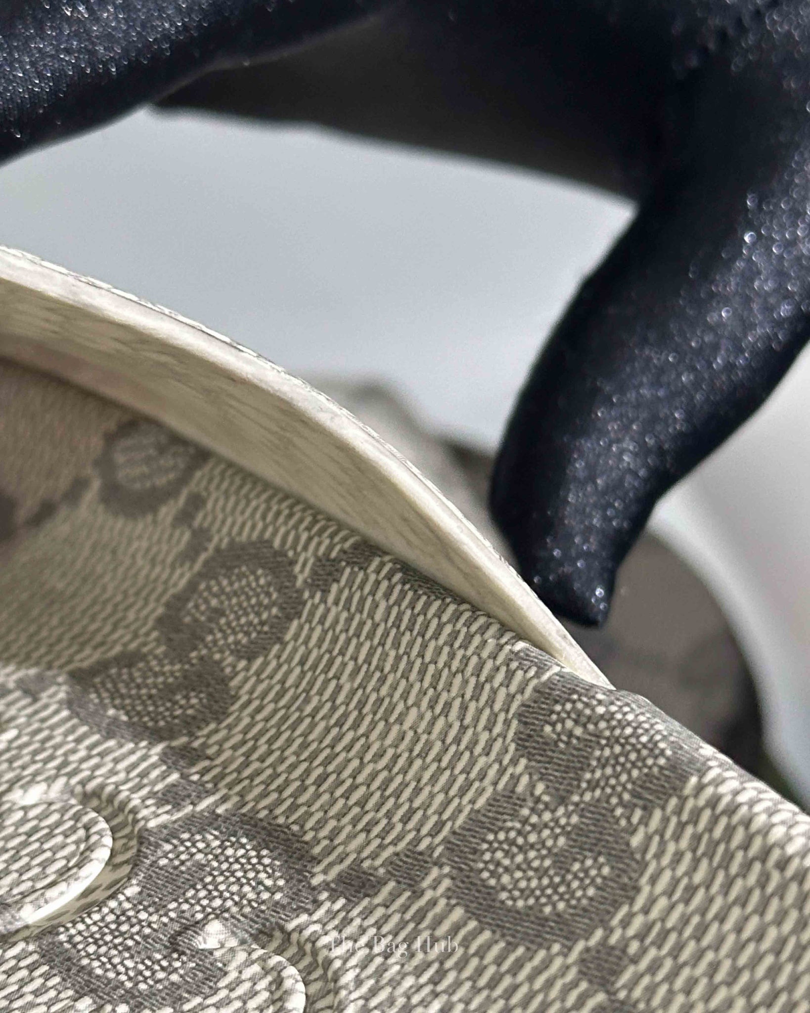 Gucci Beige Rubber Interlocking Sandals Size 38