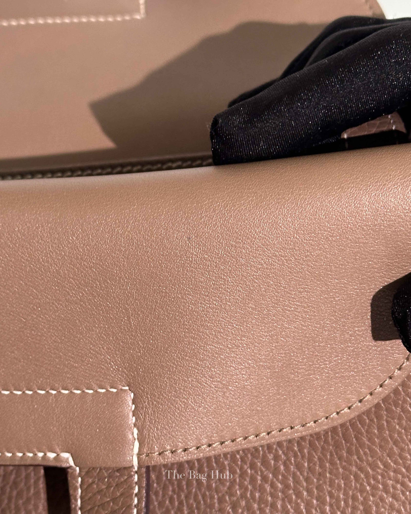 Hermes Etoupe Taurillon Clemence Leather Halzan 25 Bag PHW