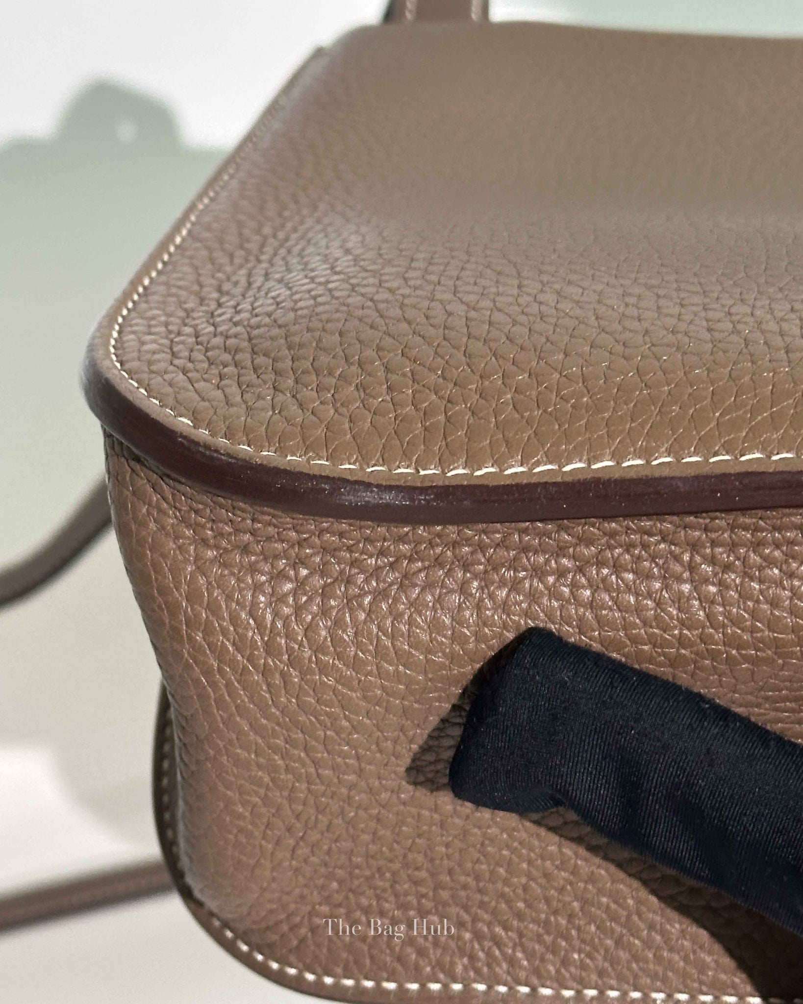 Hermes Etoupe Taurillon Clemence Leather Halzan 25 Bag PHW