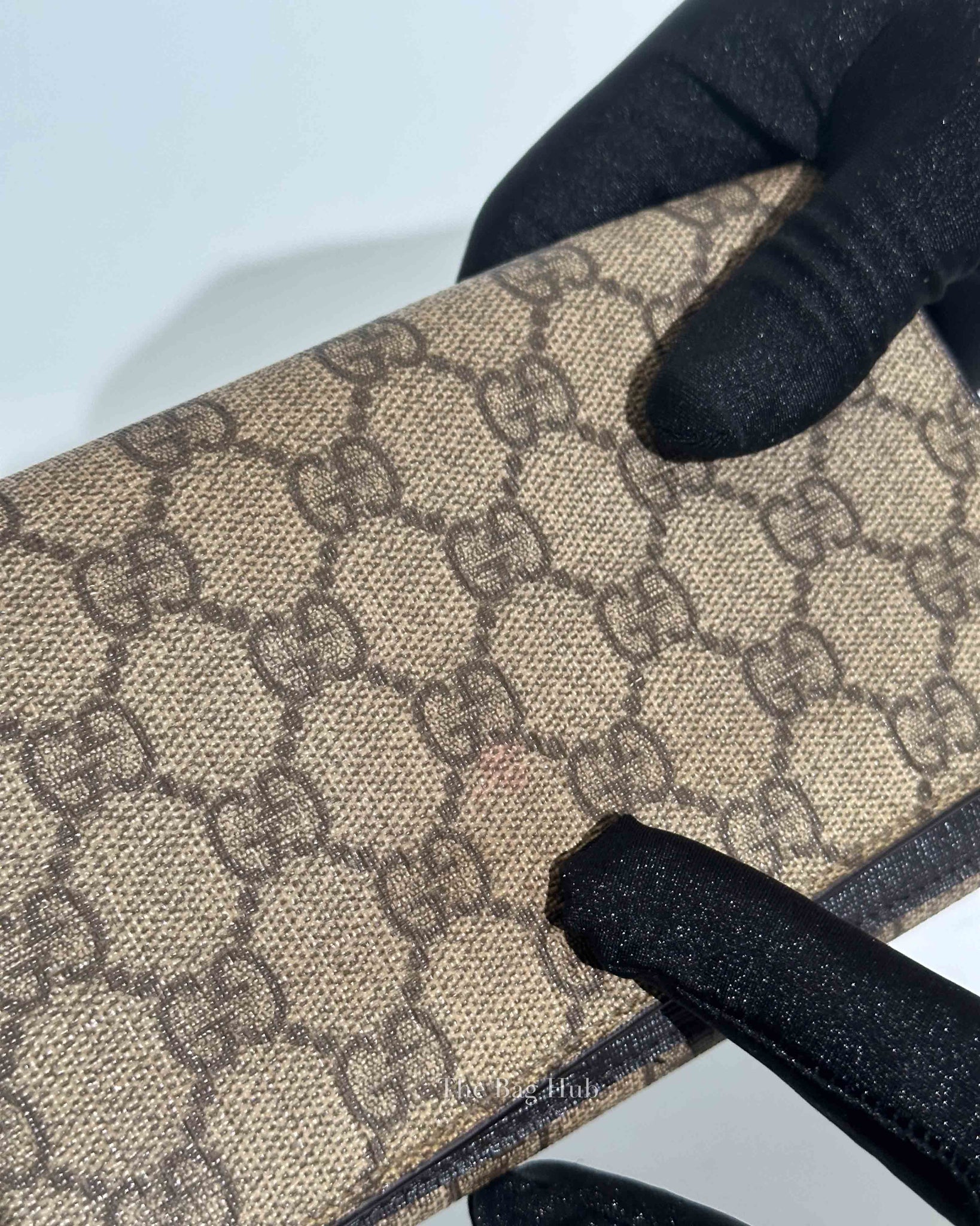 Gucci Beige/Ebony Canvas Interlocking G Charm Bi-Fold Wallet