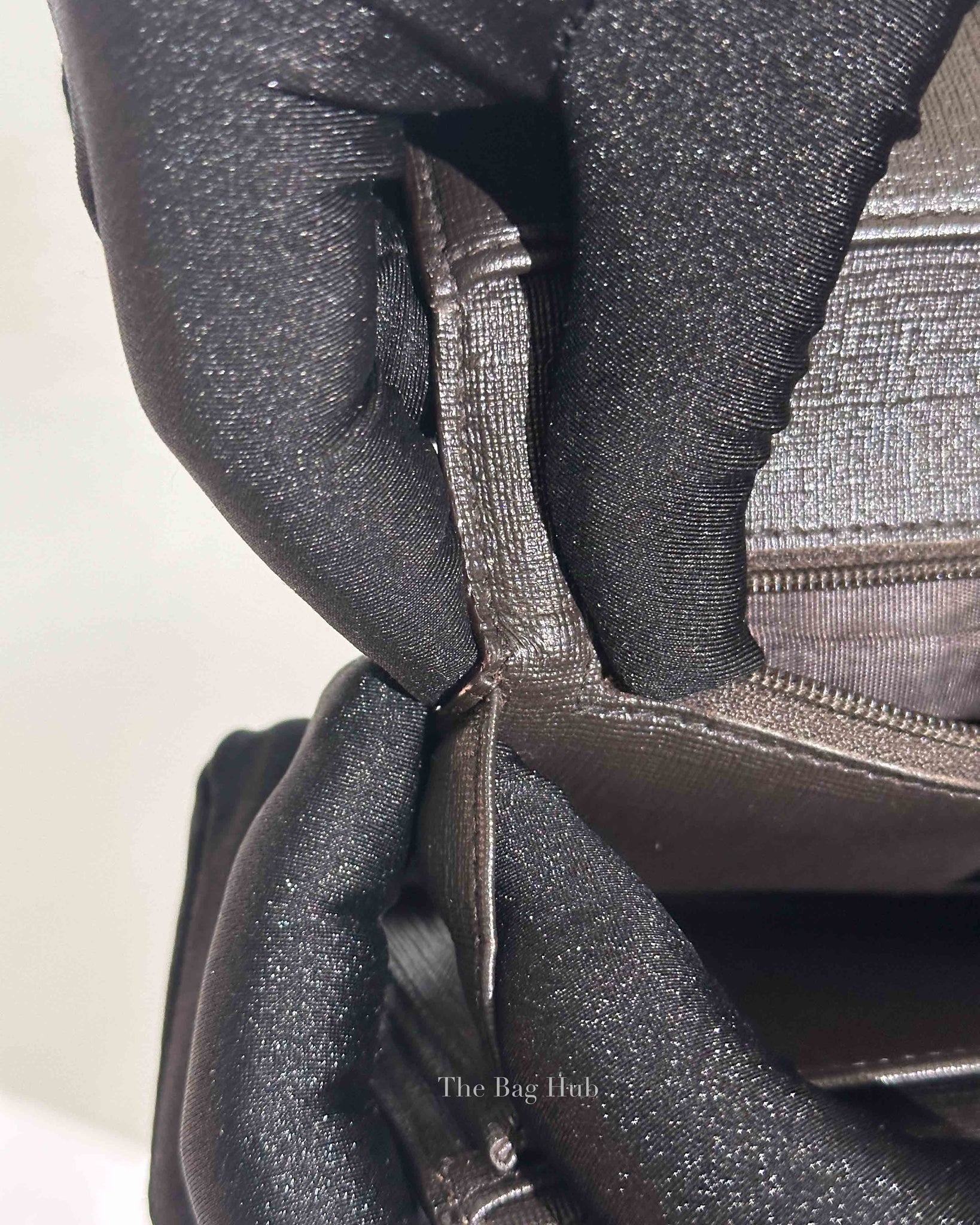 Gucci Beige/Ebony Canvas Interlocking G Charm Bi-Fold Wallet