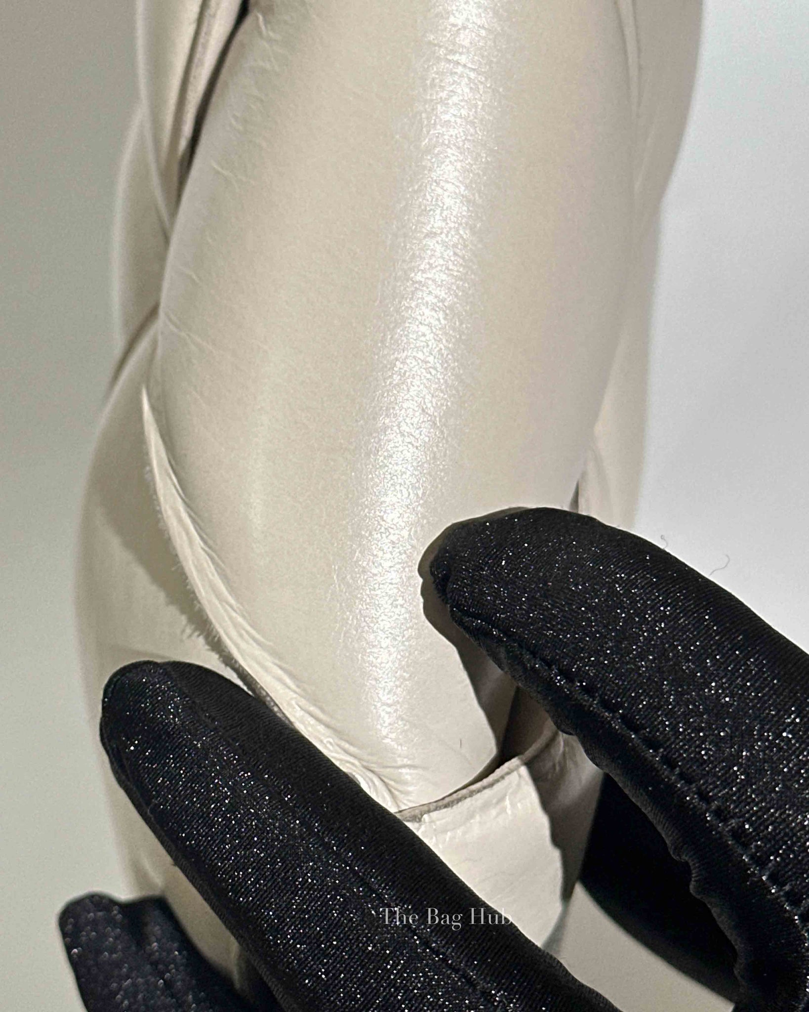 Bottega Veneta Off White Leather Maxi Intrecciato Padded Pouch