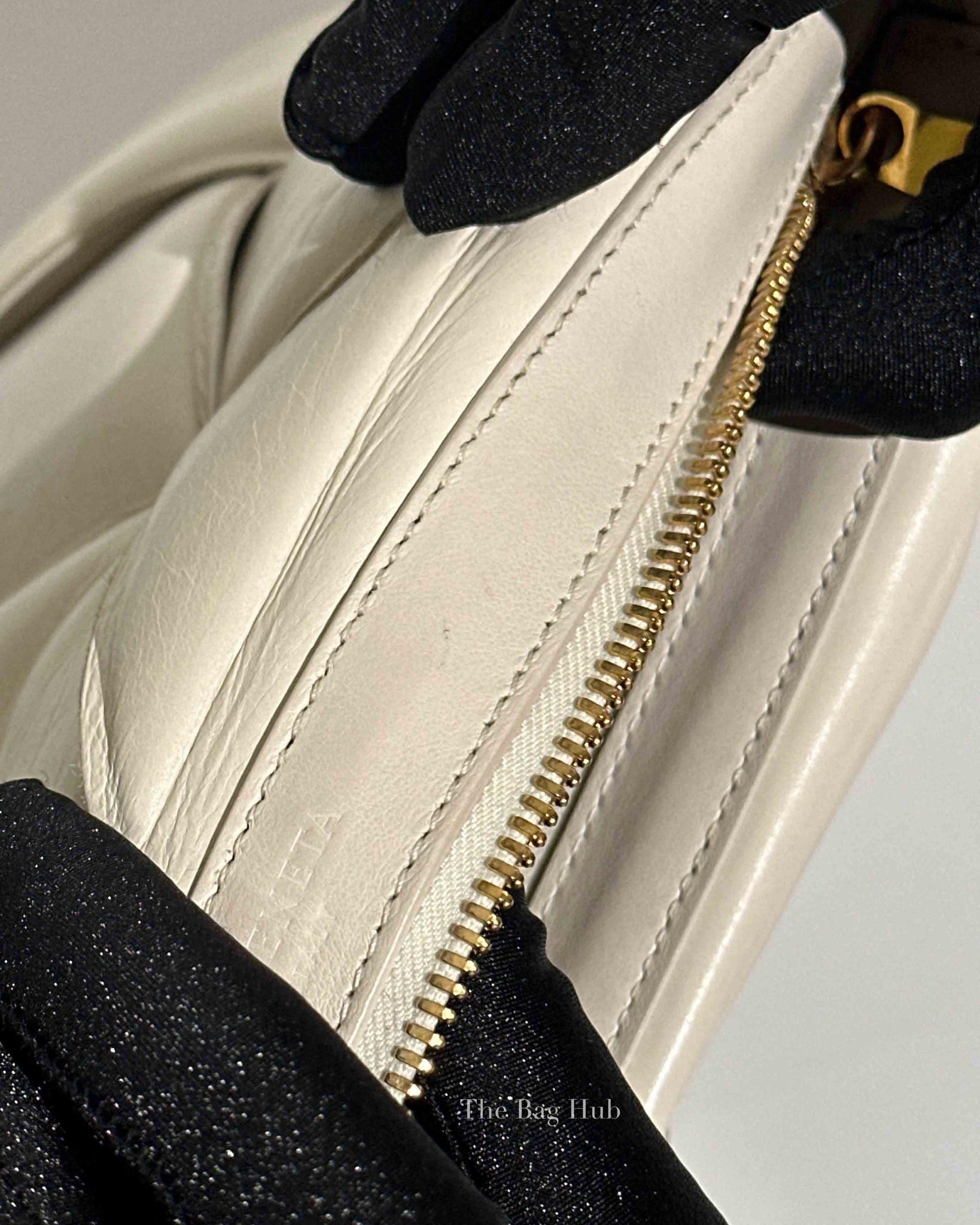 Bottega Veneta Off White Leather Maxi Intrecciato Padded Pouch