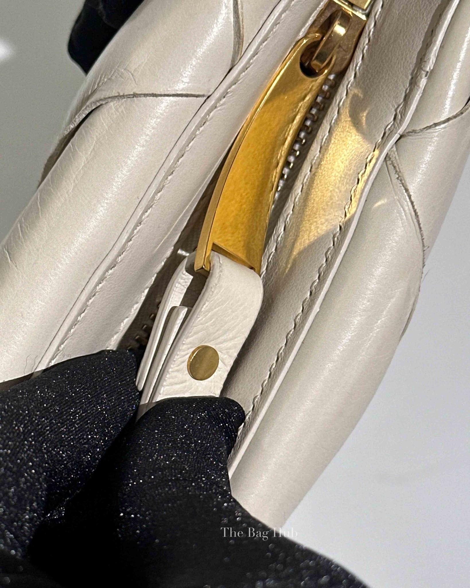 Bottega Veneta Off White Leather Maxi Intrecciato Padded Pouch